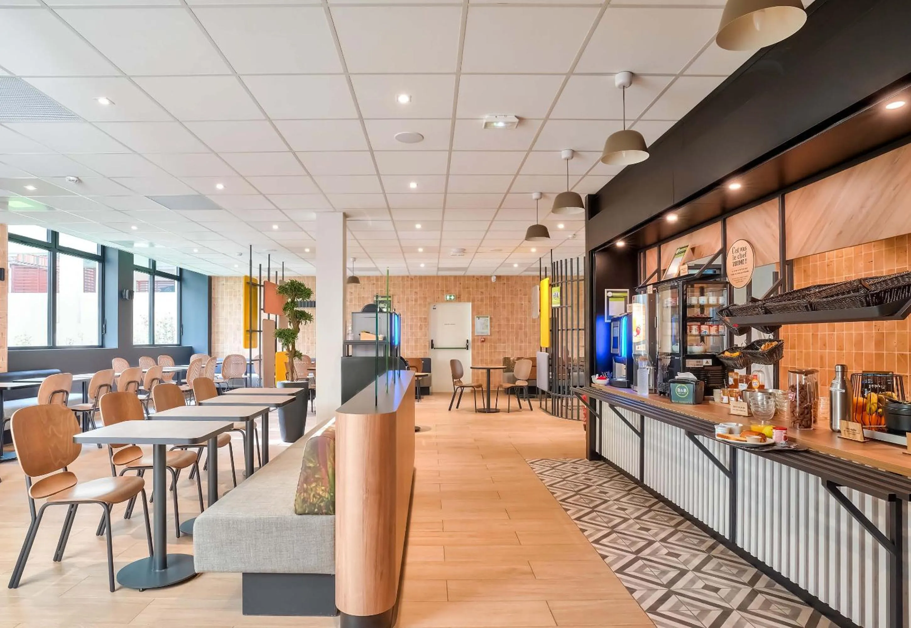 Food and drinks in B&B HOTEL Paris Porte d'Orléans