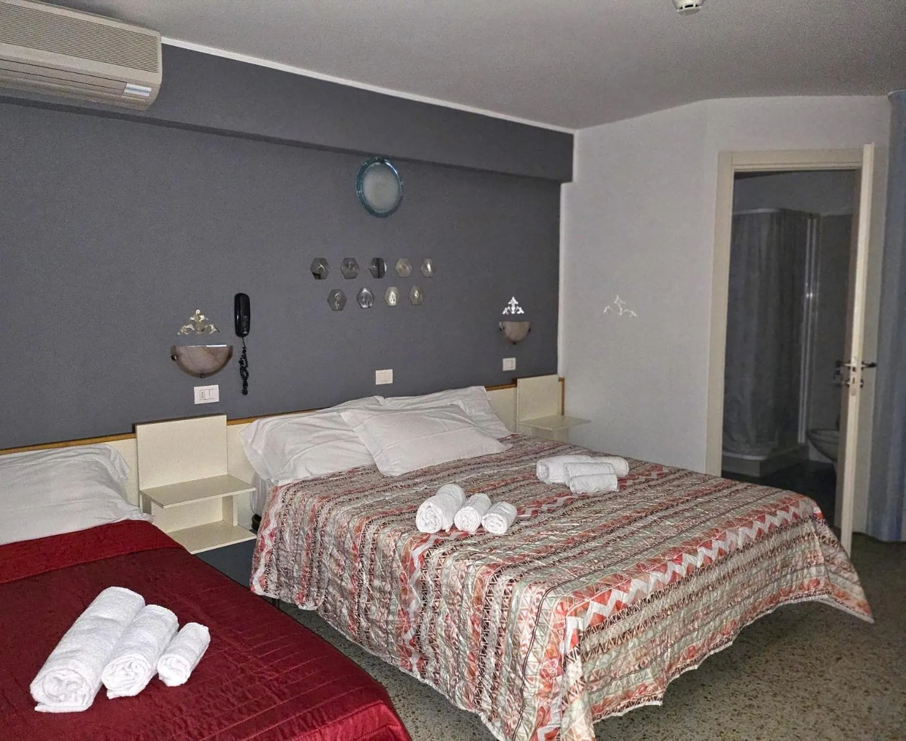 Bedroom, Bed in Hotel Villa Rosa