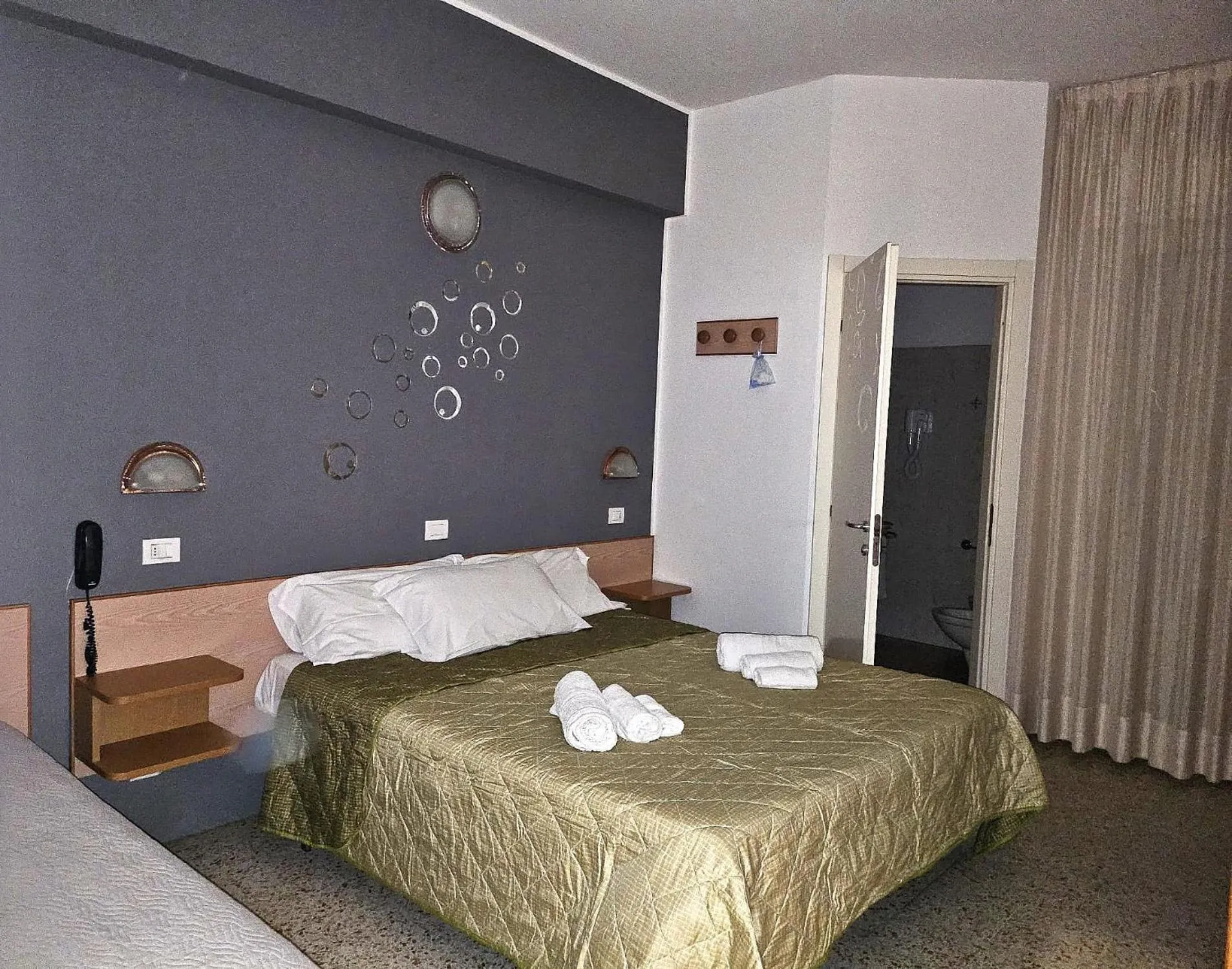 Bedroom, Bed in Hotel Villa Rosa