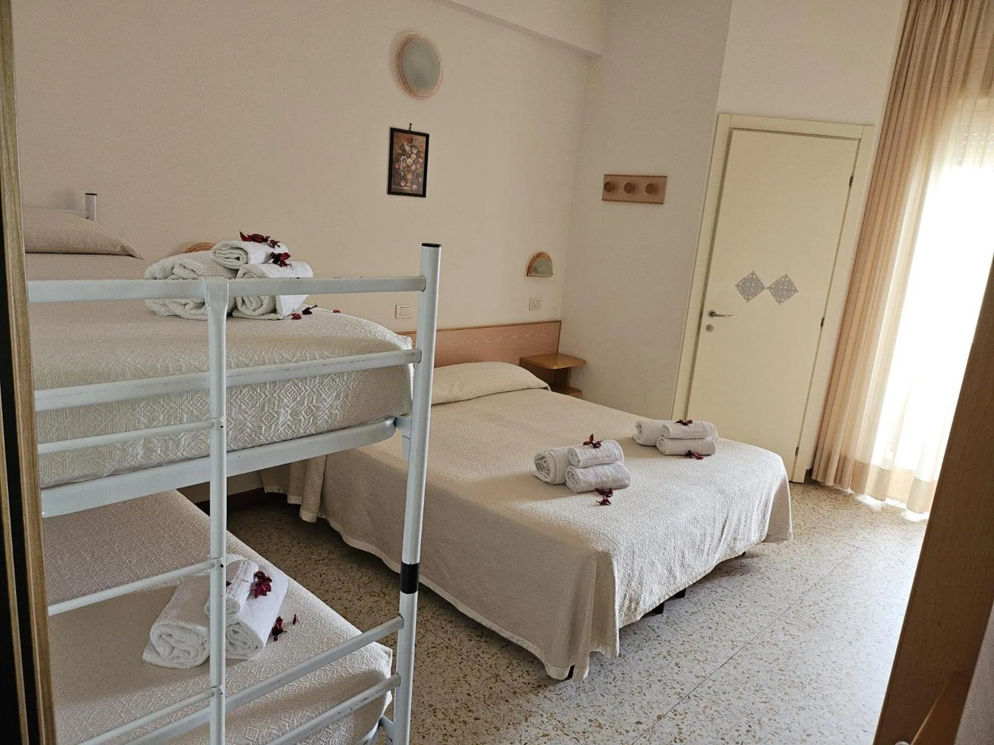 Photo of the whole room, Bed in Hotel Villa Rosa