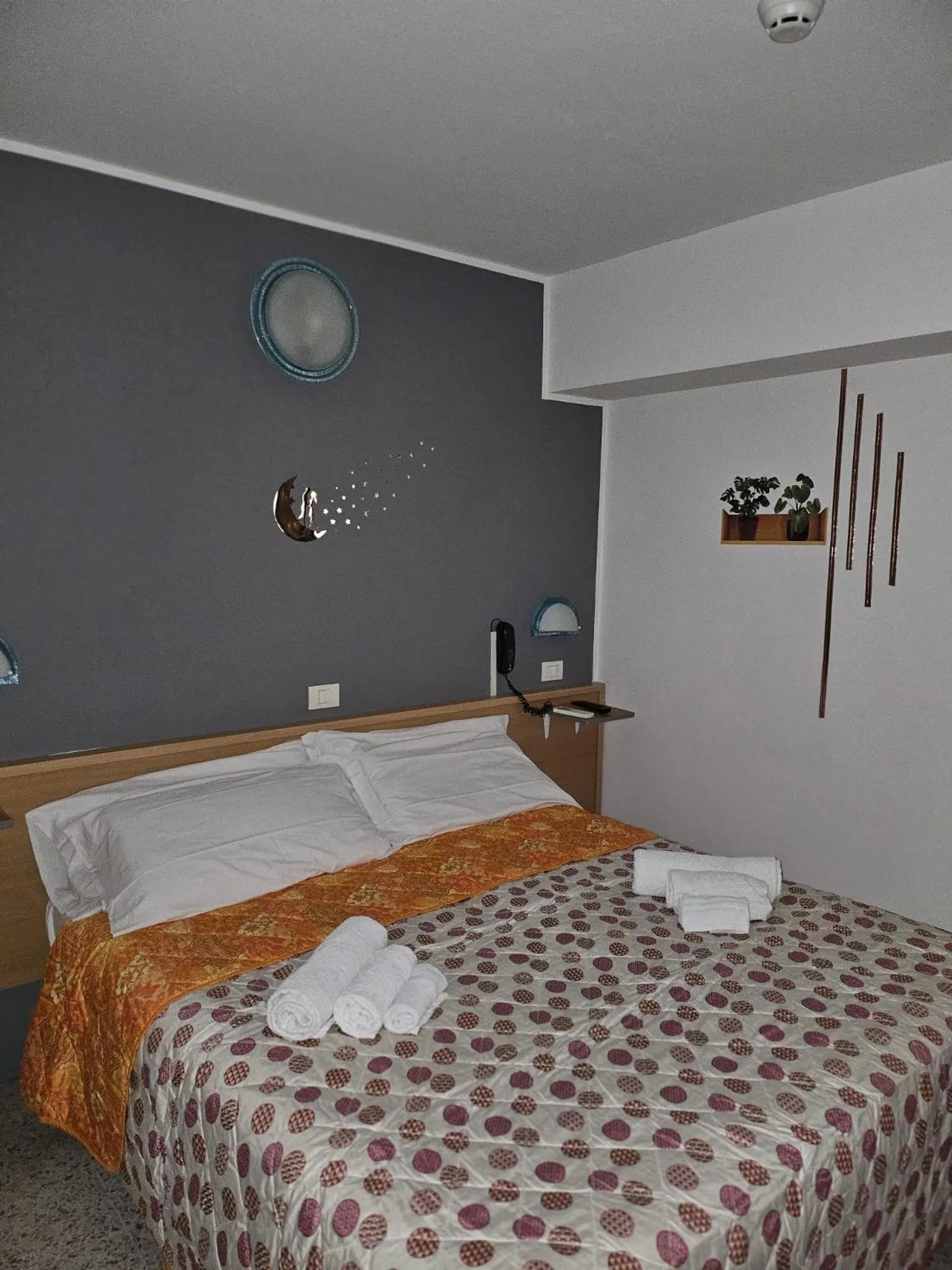 Bedroom, Bed in Hotel Villa Rosa