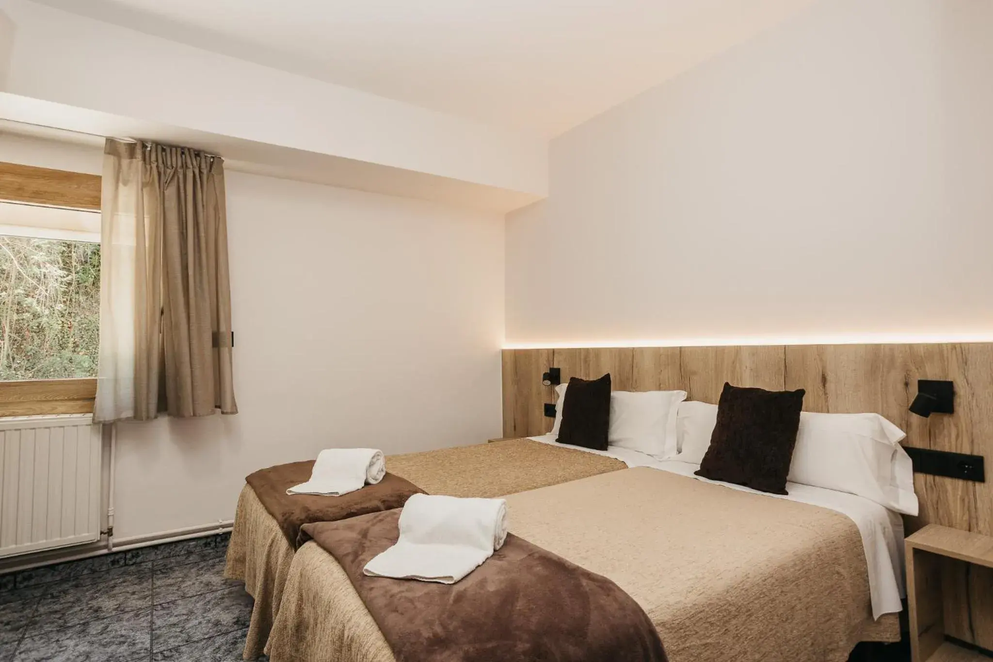 Standard Twin Room in La Trobada Hotel Sport Standard Twin Room in La Trobada Hotel Sport