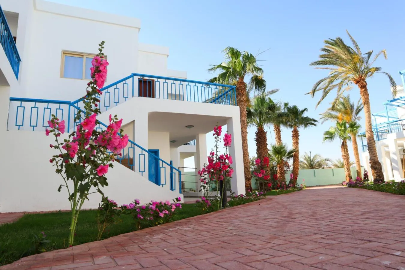 Hostgool Beach Chalets Mirage bay resort & aqua park