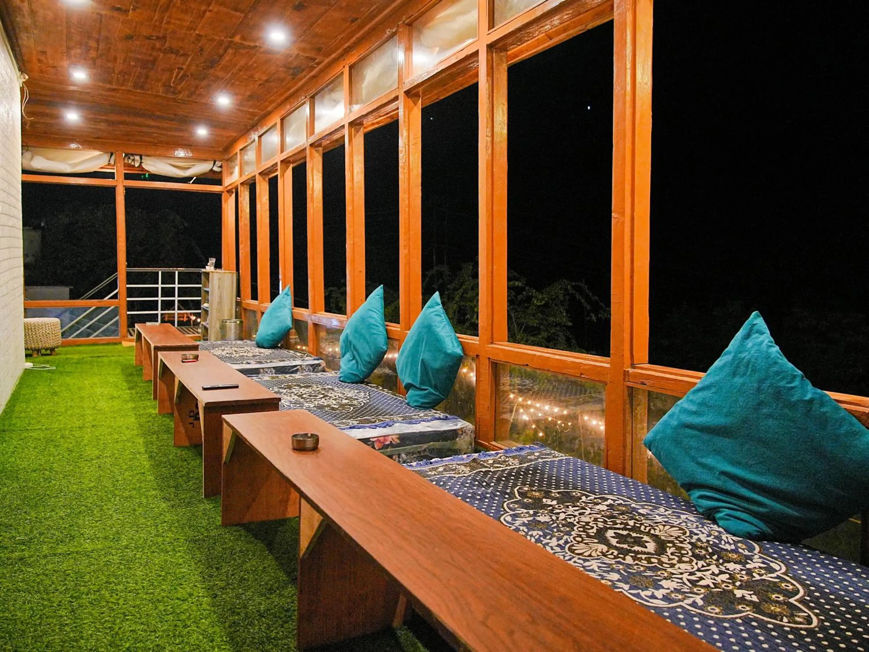 Restaurant/places to eat in Moksha Woodhouse