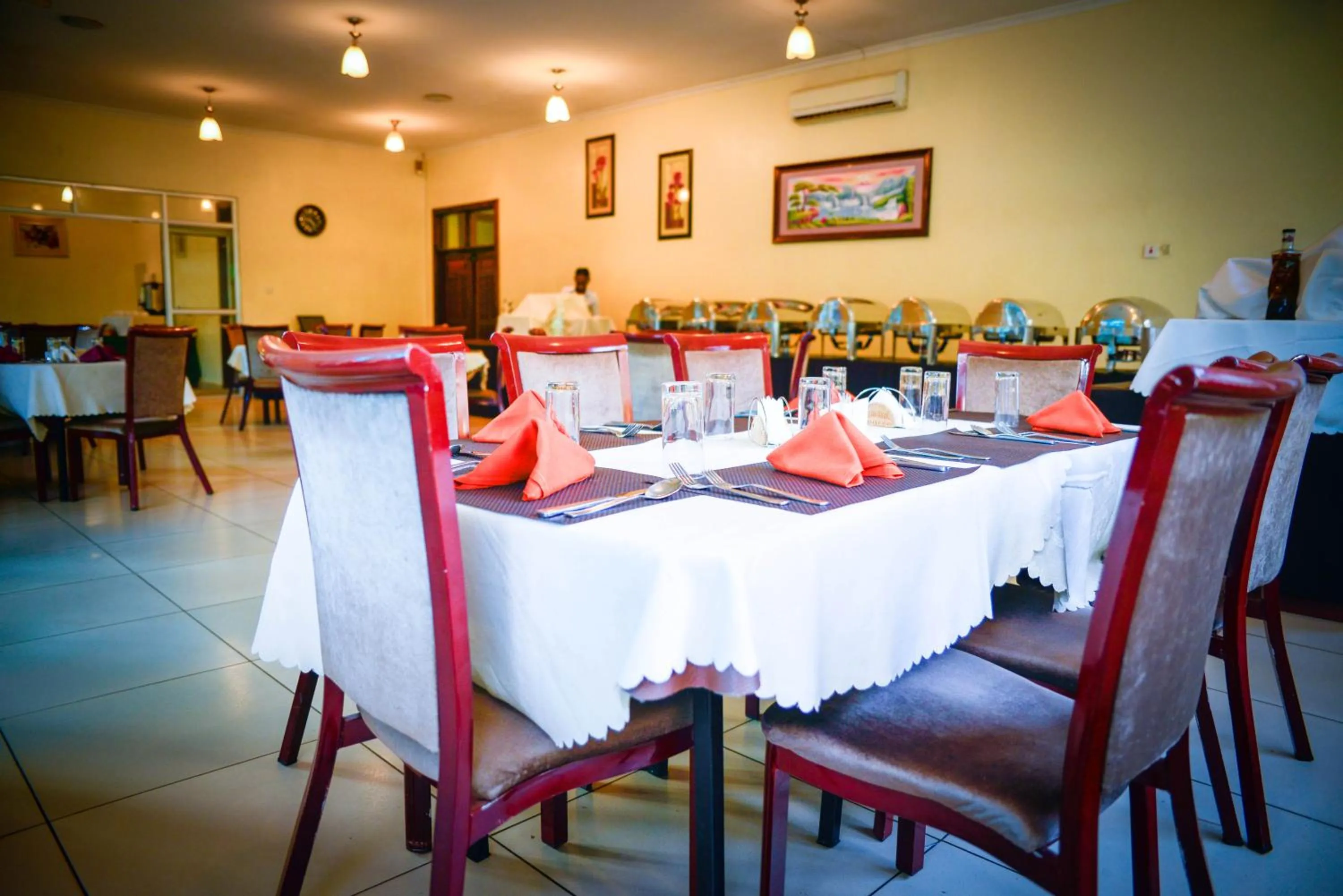 Restaurant/places to eat in Chamba Valley Exotic Hotel