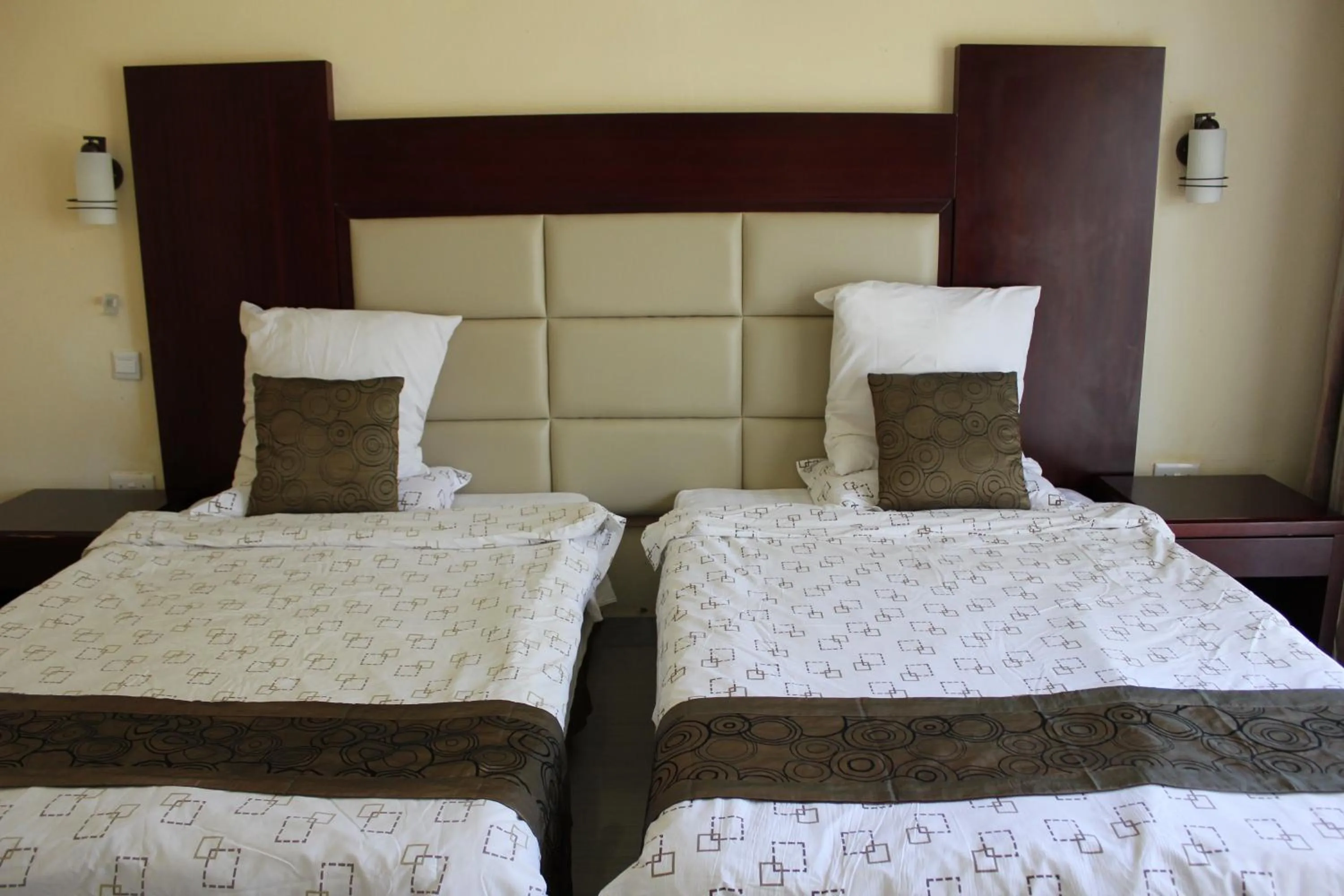 Bed in Chamba Valley Exotic Hotel