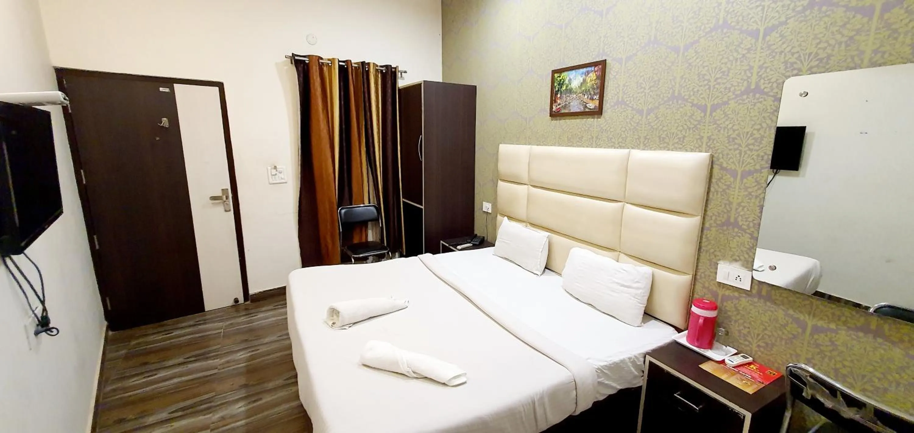 Bedroom, Bed in Hotel HK Continental