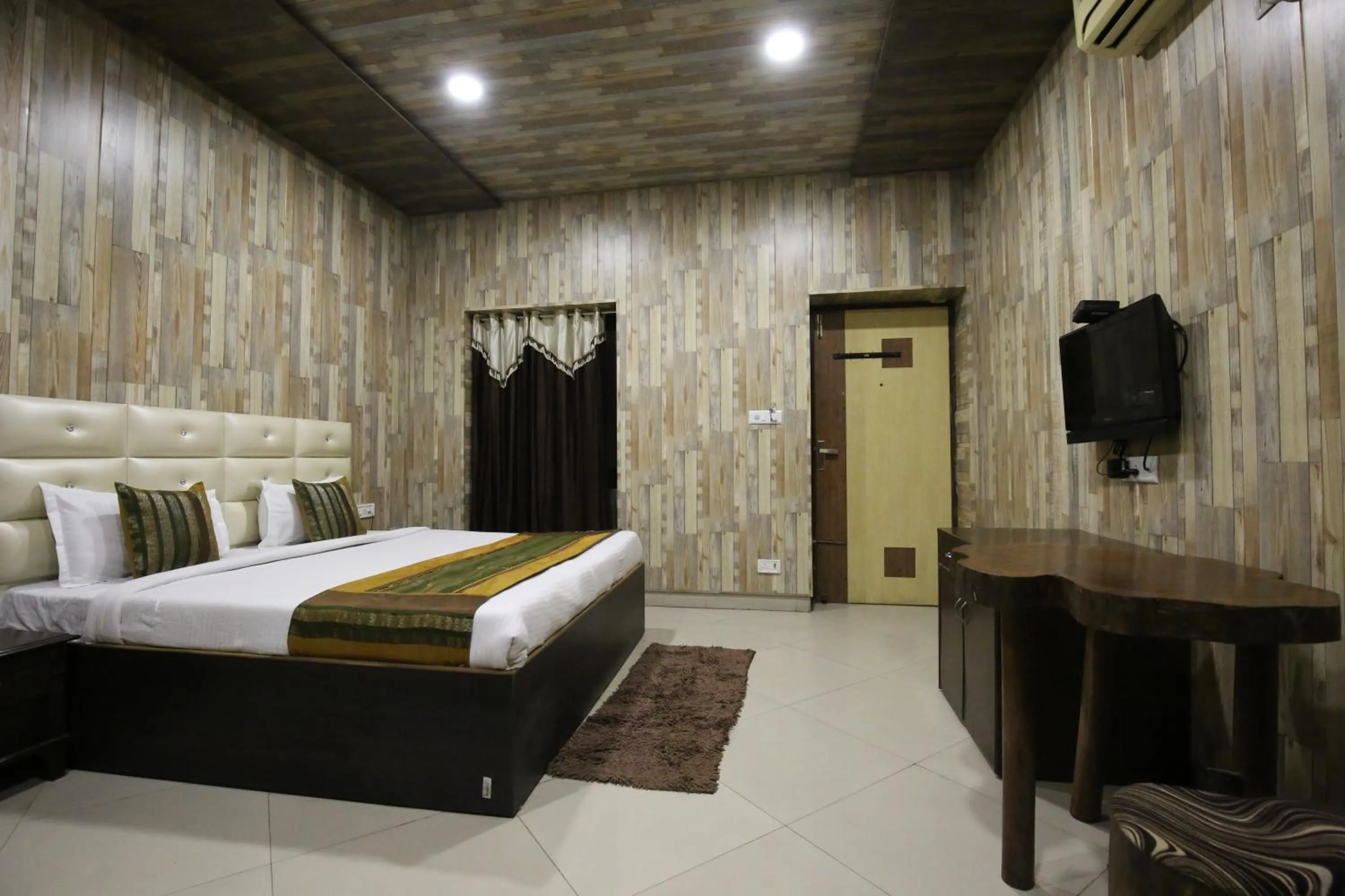 Bedroom, Bed in Hotel HK Continental