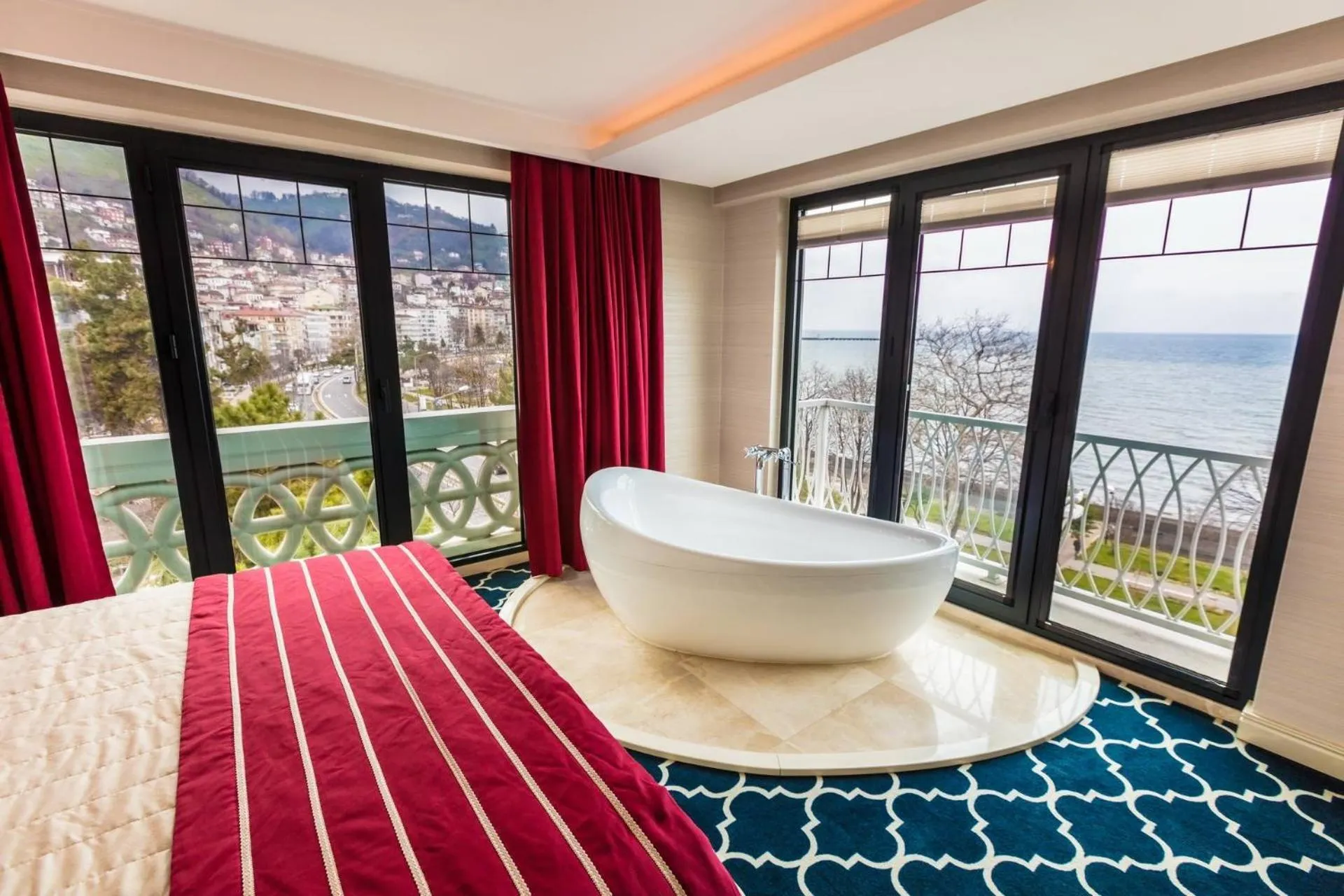 Bath, Bed in Sinema Hotel Ordu