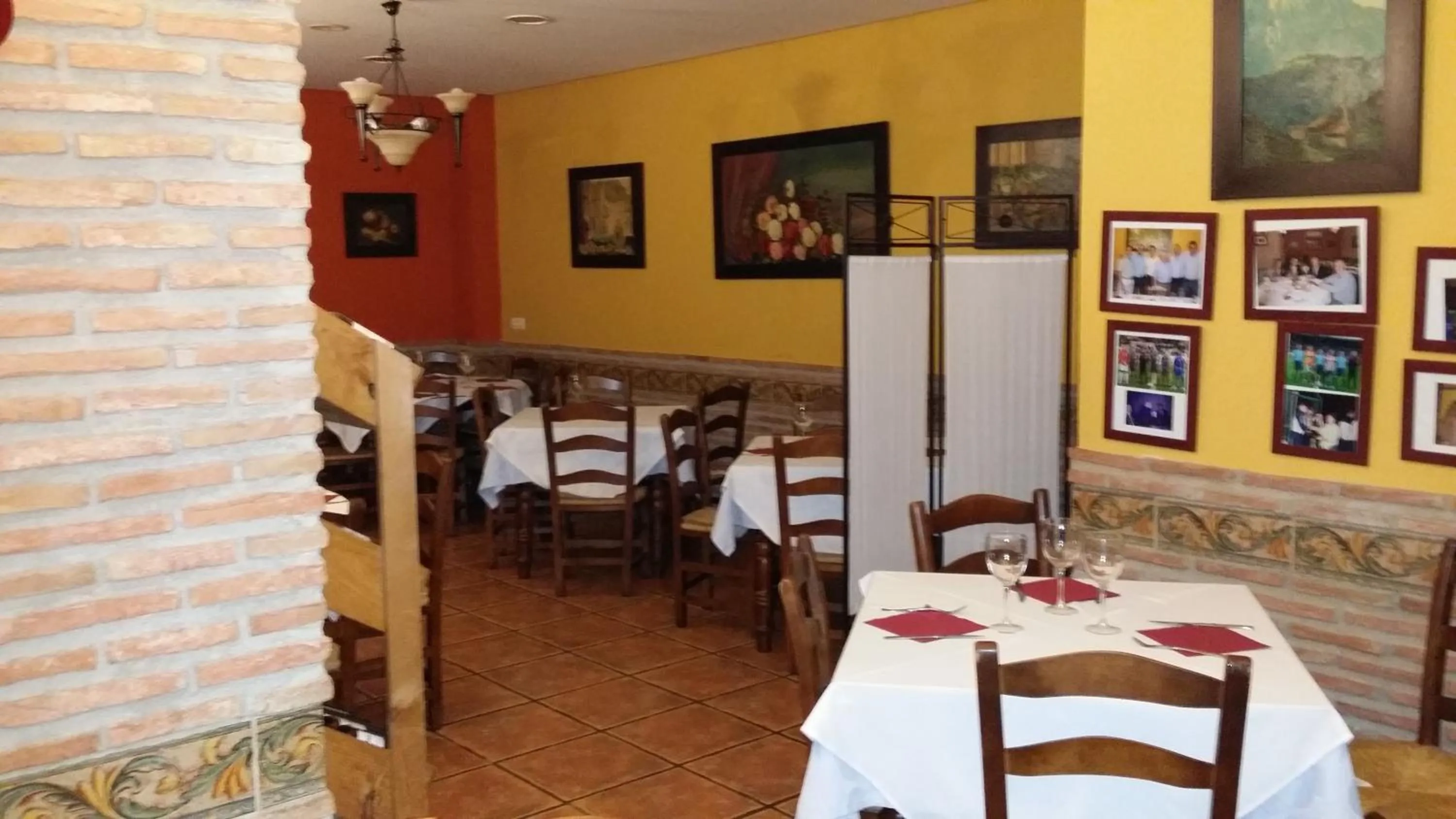 Restaurant/places to eat in Hotel Mesón El Número Uno