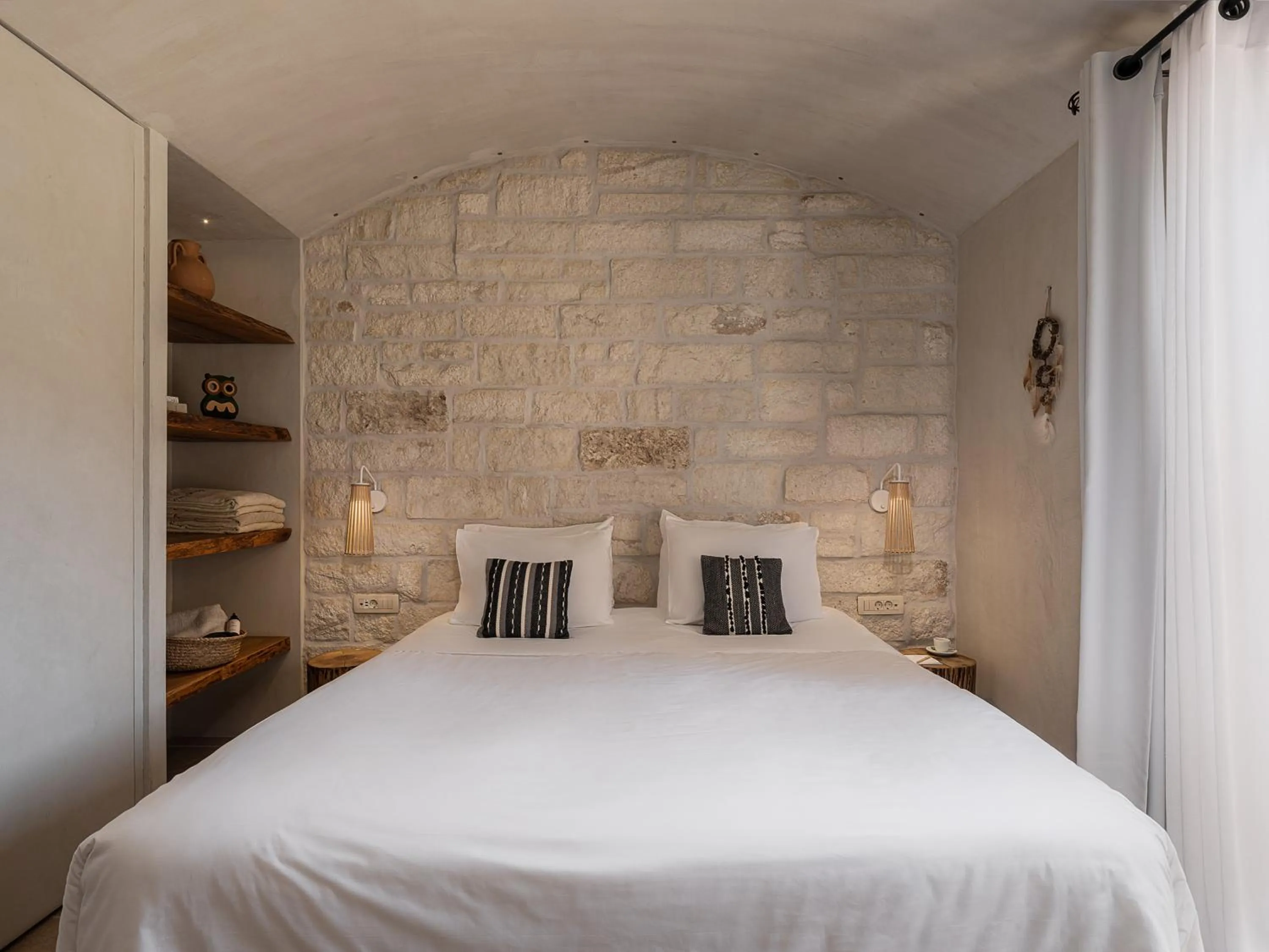 Bed in The Theodore Boutique Hotel- adults only 16 plus