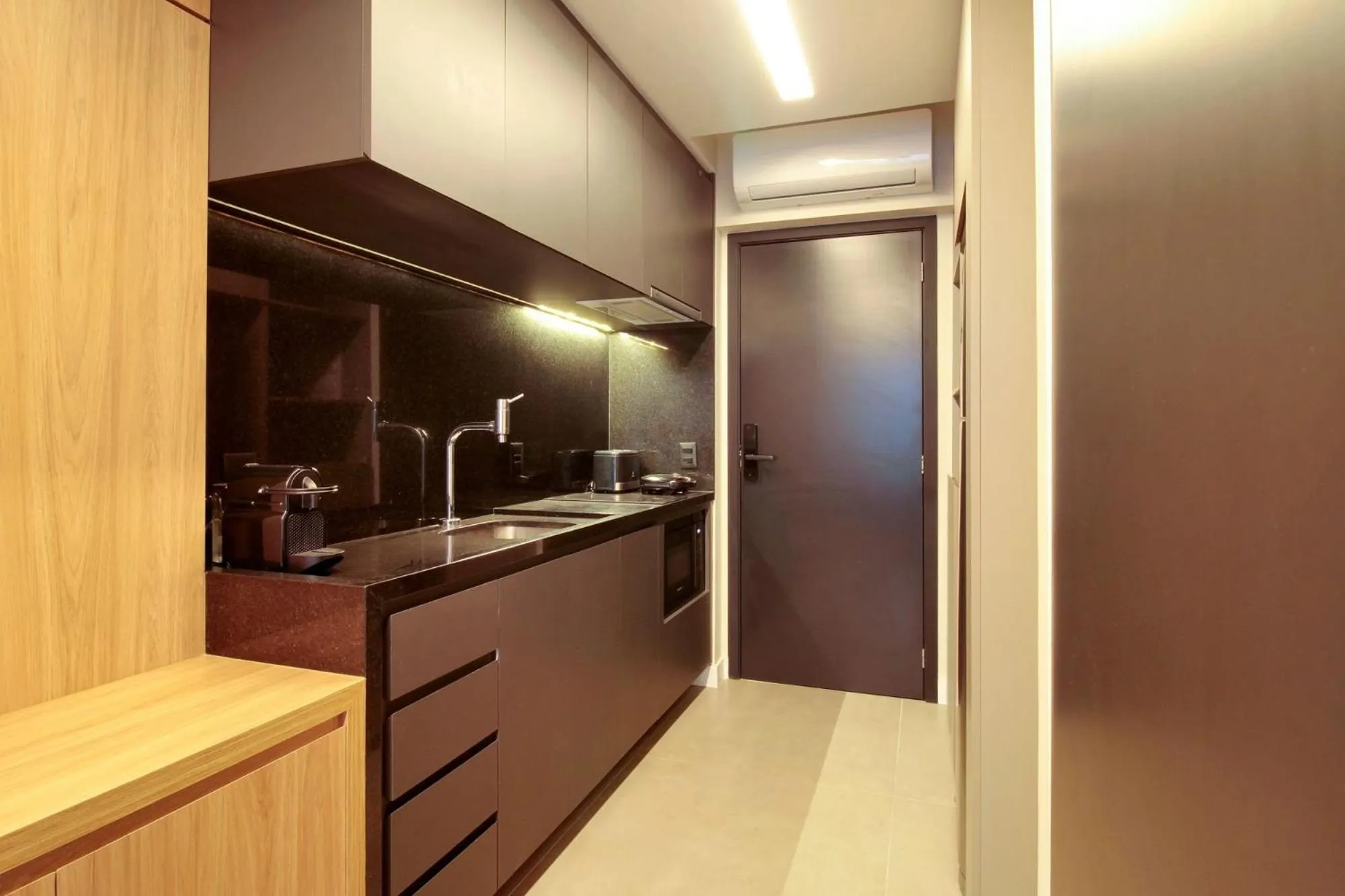Kitchen or kitchenette in HIT Itaim