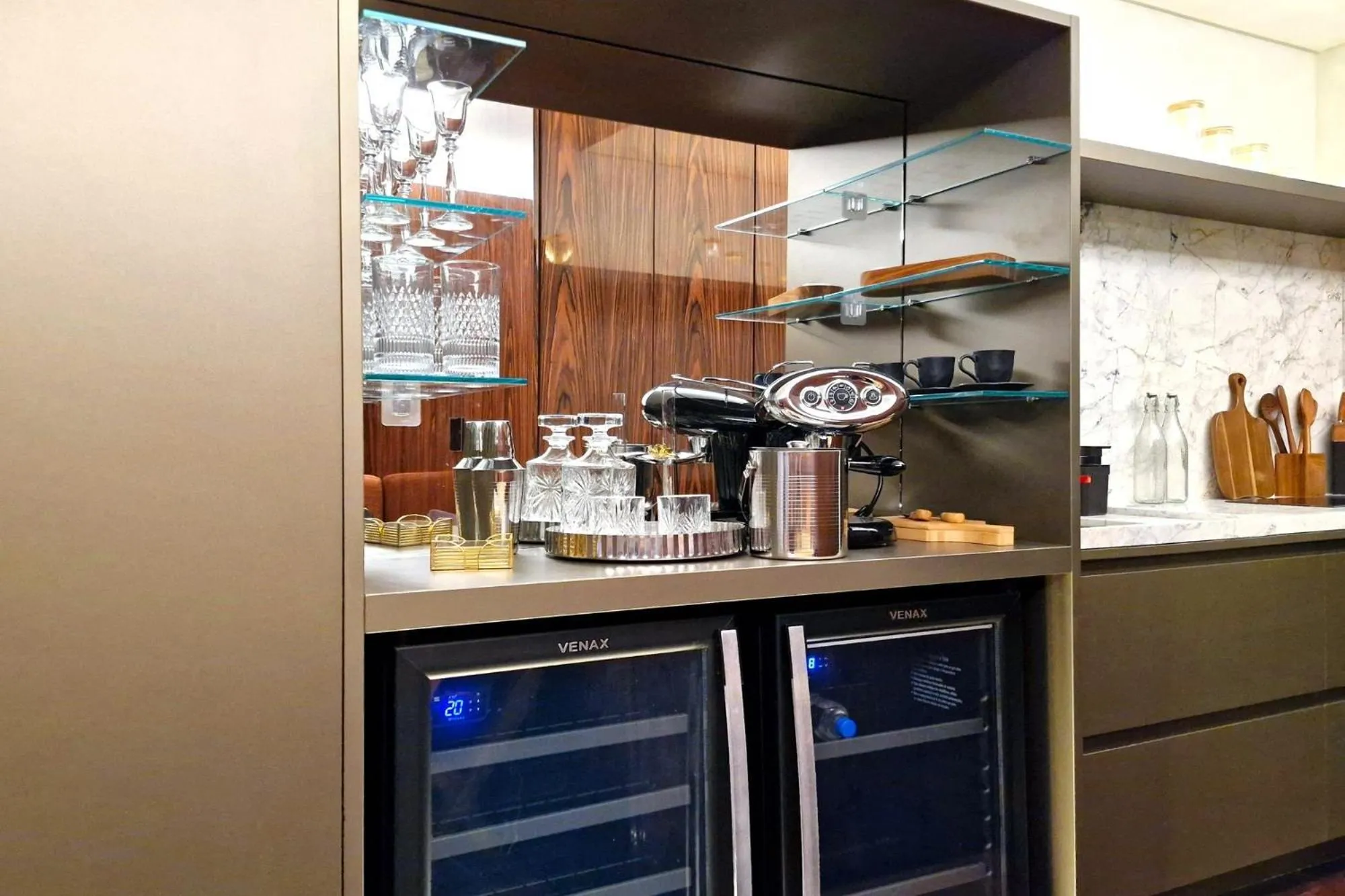 Kitchen or kitchenette in HIT Itaim