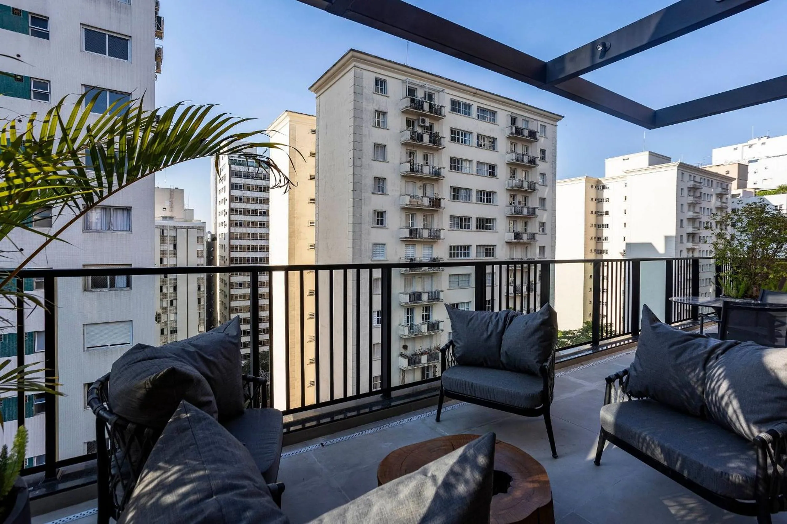 Seating area in HIT Itaim