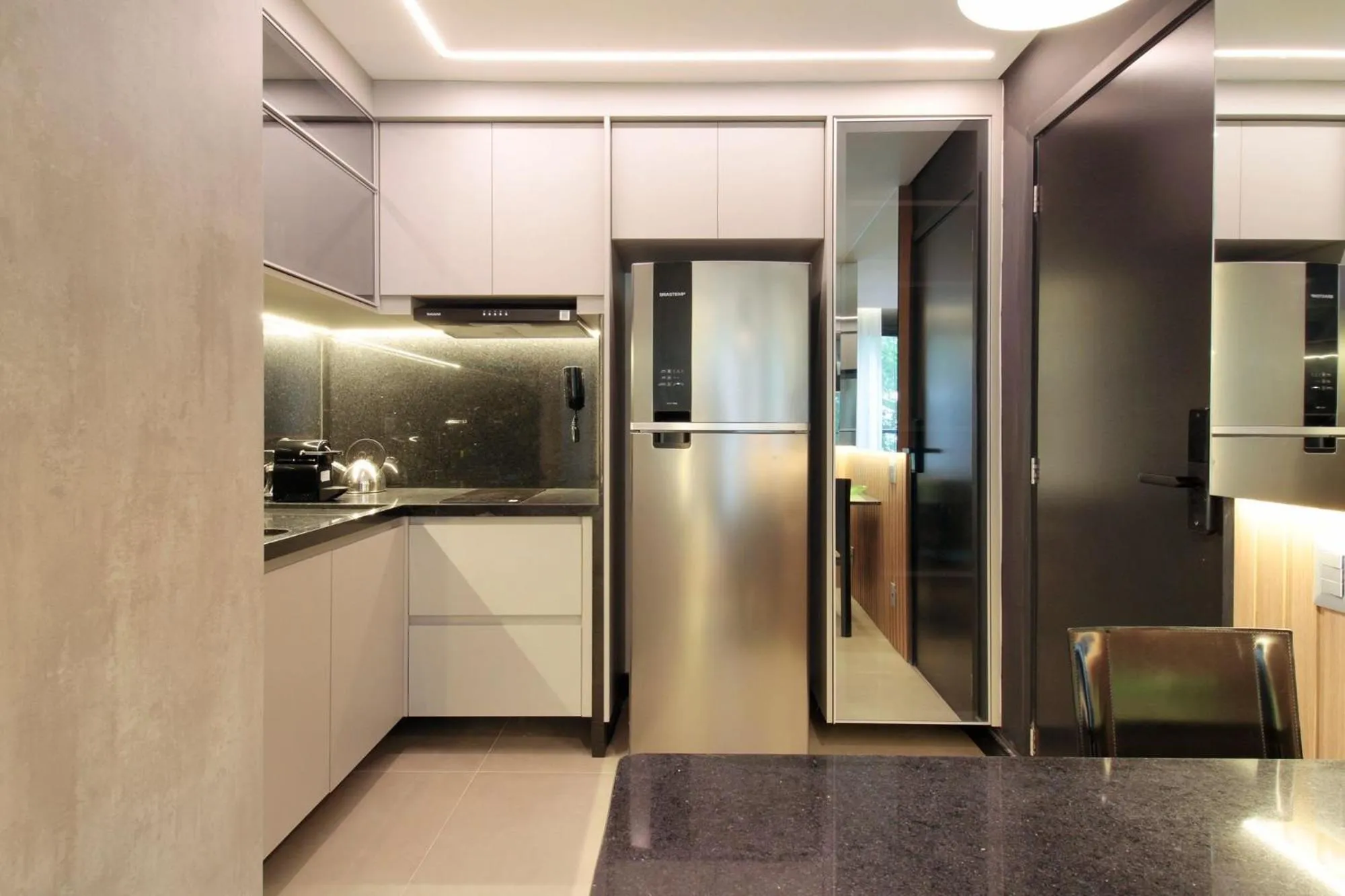 Kitchen or kitchenette in HIT Itaim