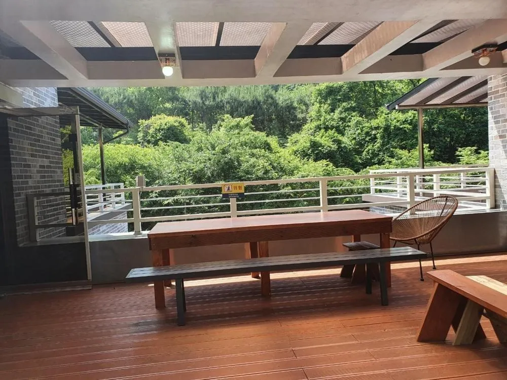 Hwacheon Yeoungwoong-ine Pension