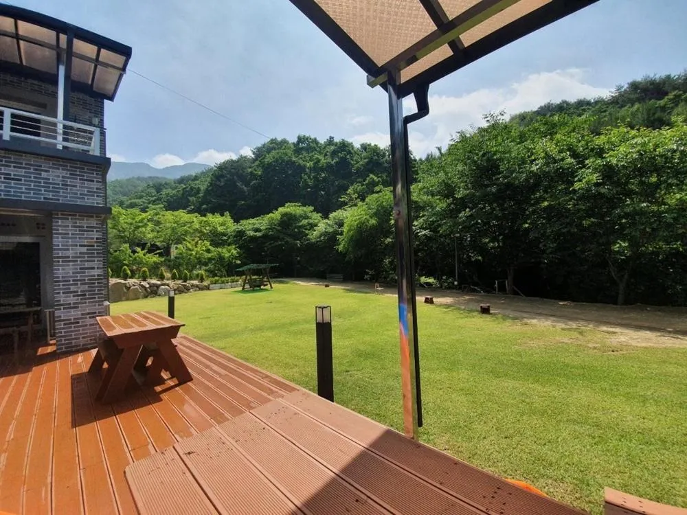 Hwacheon Yeoungwoong-ine Pension