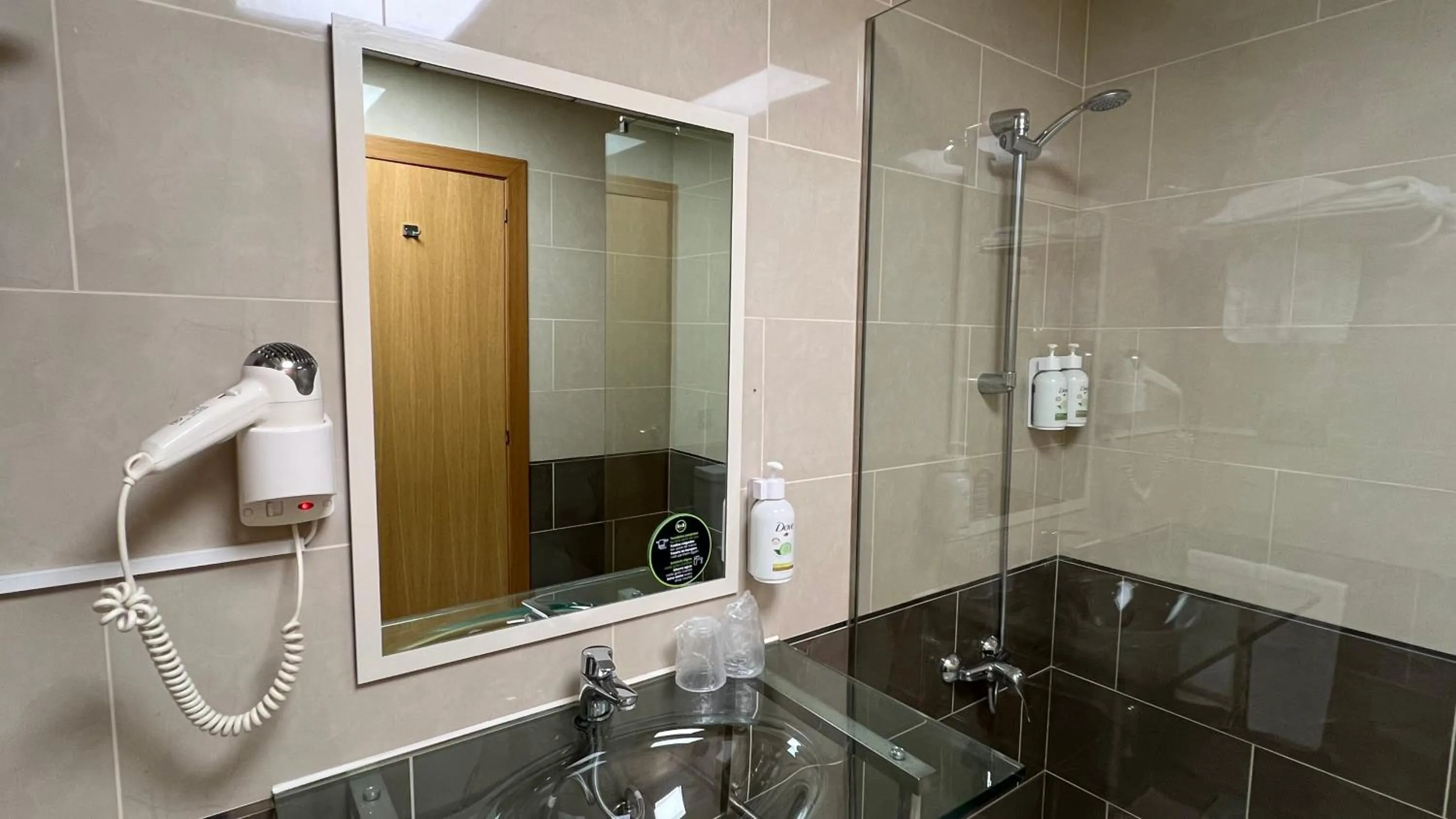 Bathroom in B&B HOTEL Tarragona Reus