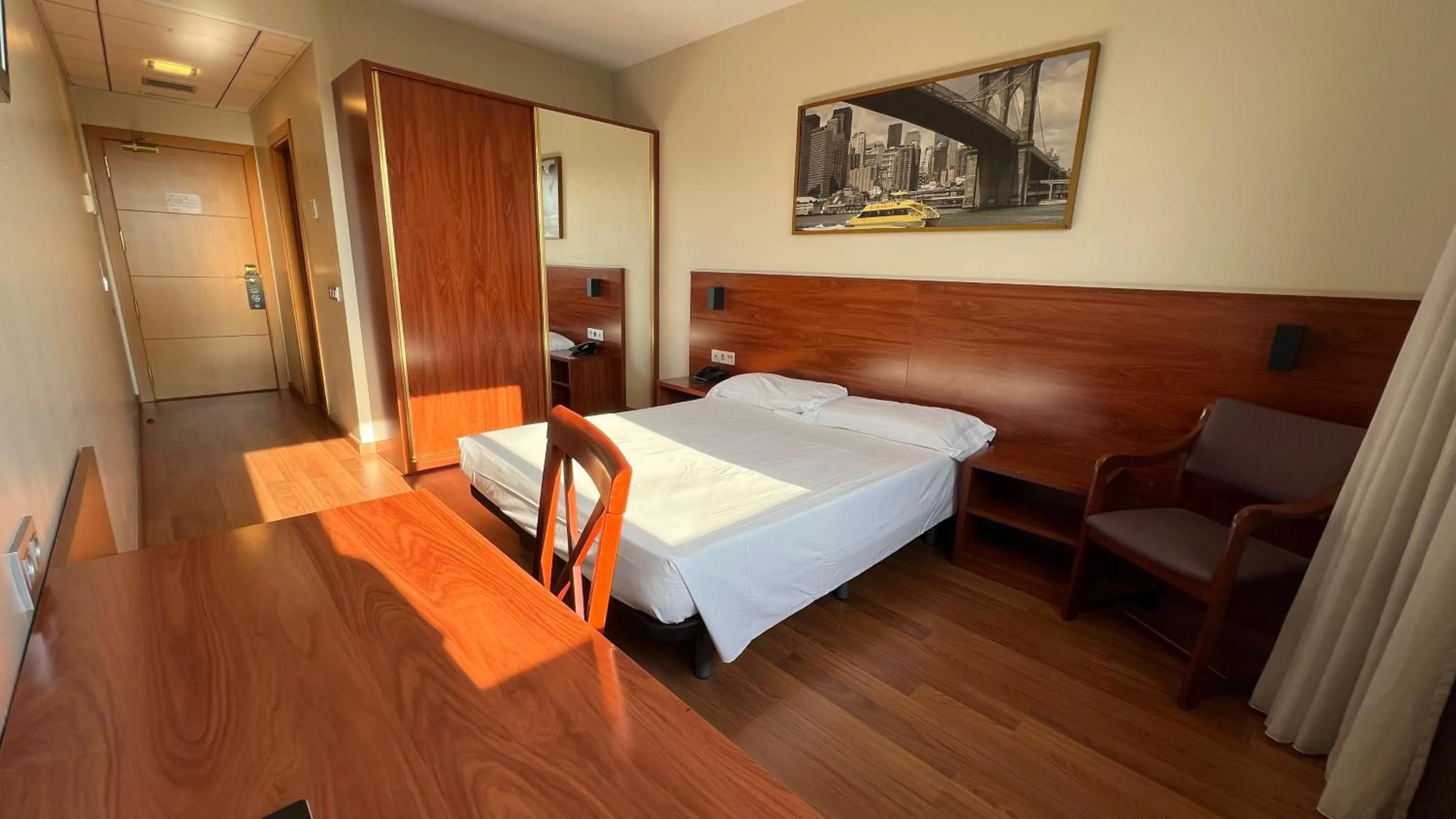 Bedroom, Bed in B&B HOTEL Tarragona Reus