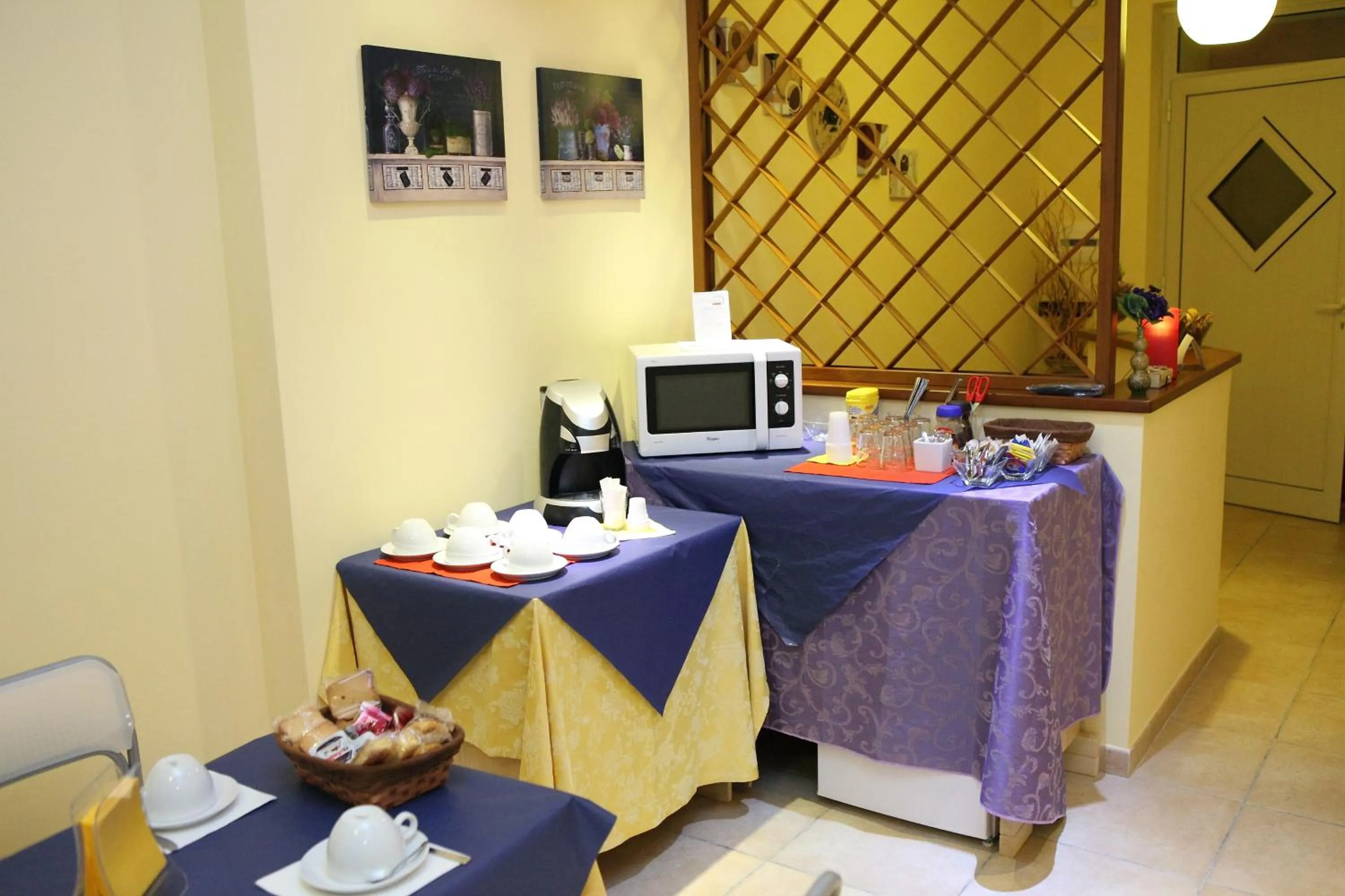 Kitchen or kitchenette in CasadelMela B&B