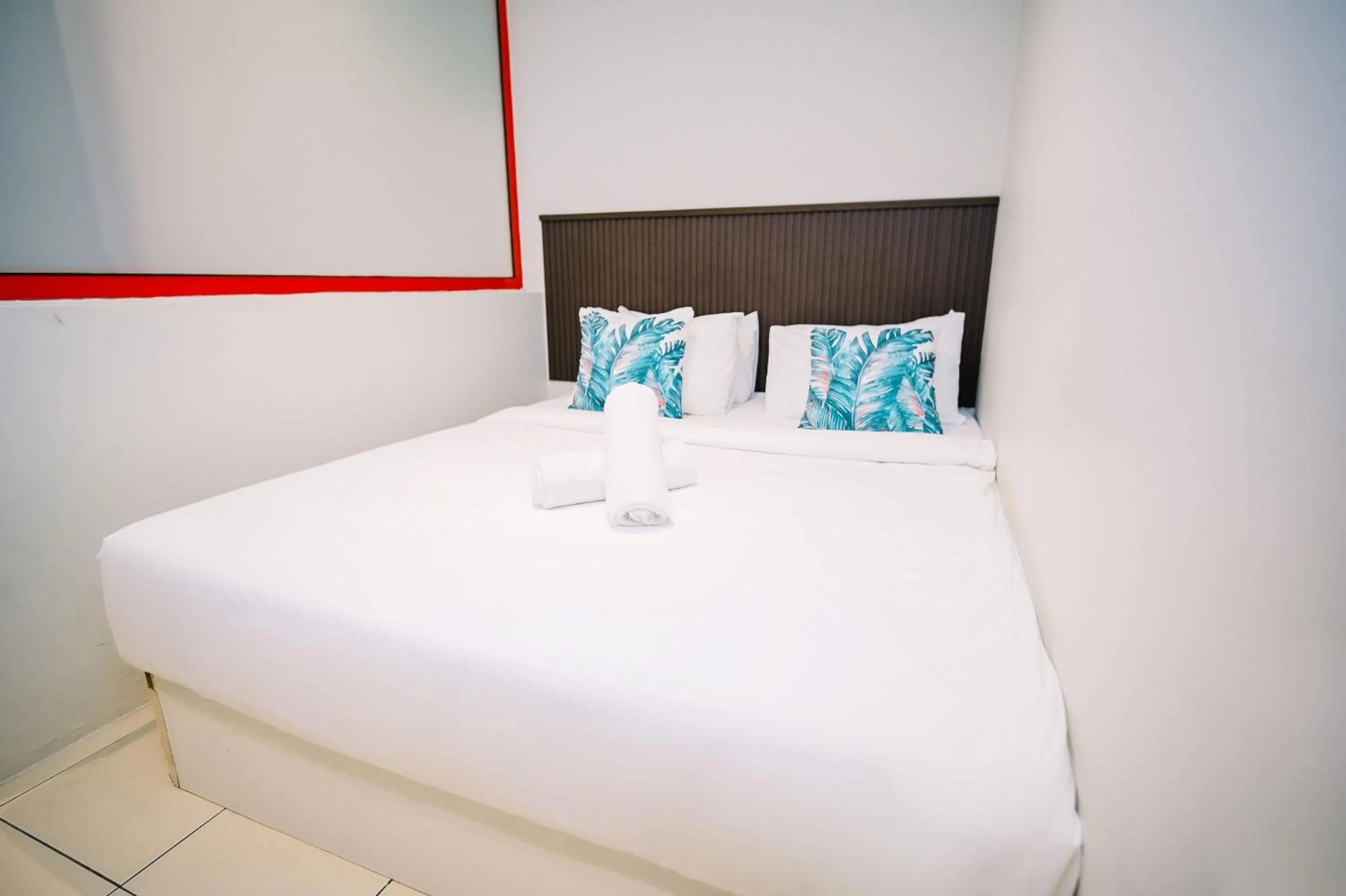 Bed in Swing & Pillows - KL Kuchai Lama