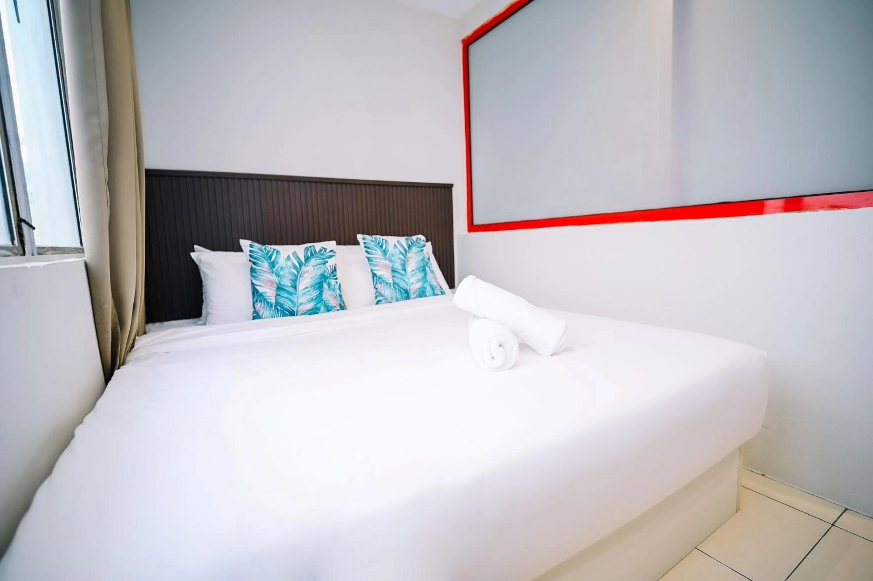 Bed in Swing & Pillows - KL Kuchai Lama