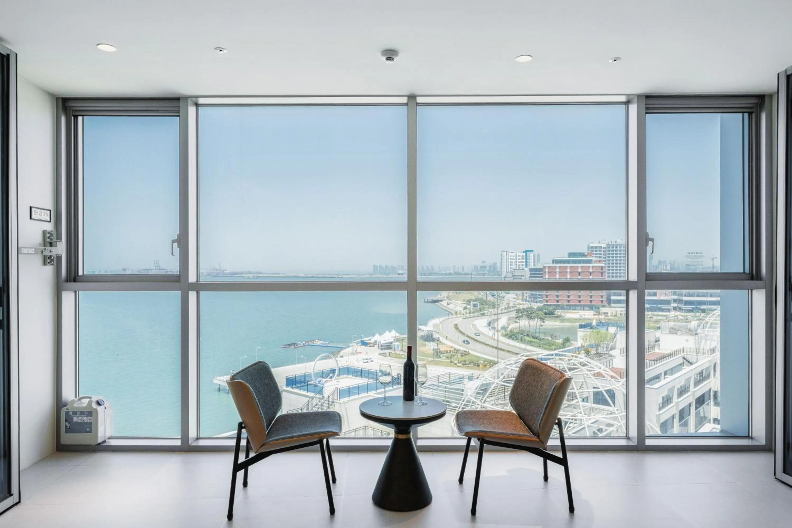 Area and facilities in WAVEM HOTEL west