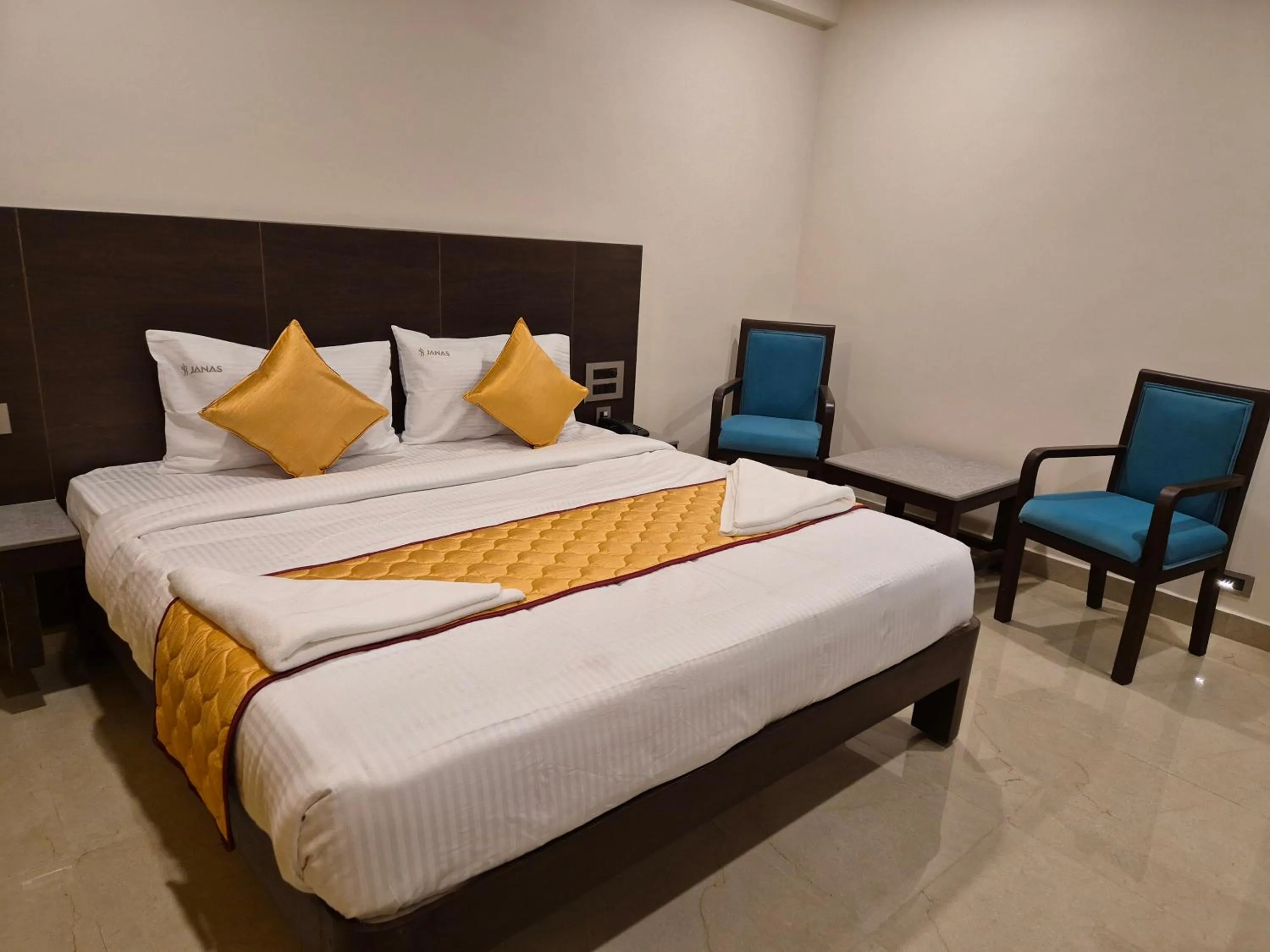 Bedroom, Bed in Hotel JANAS