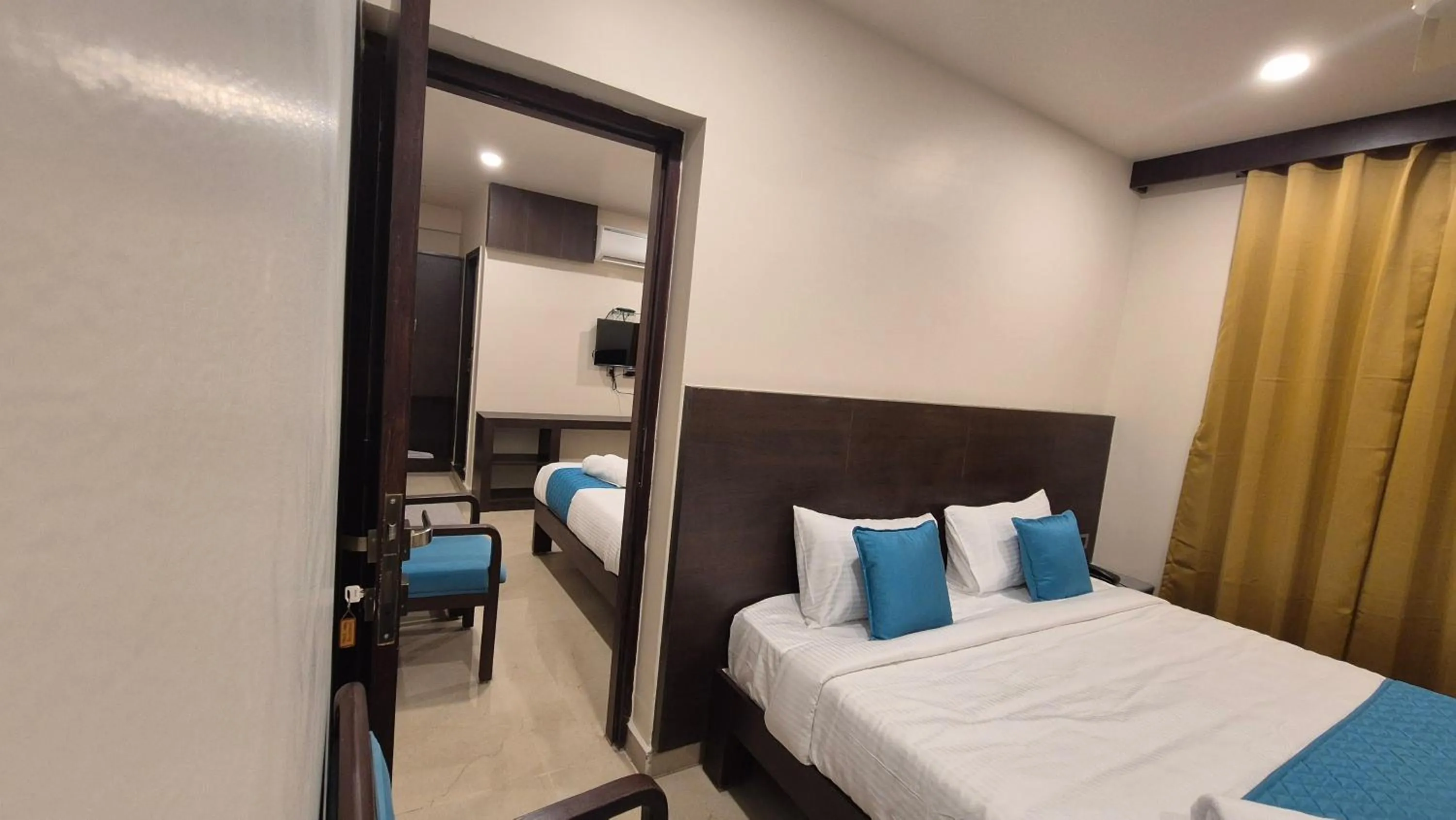 Photo of the whole room, Bed in Hotel JANAS