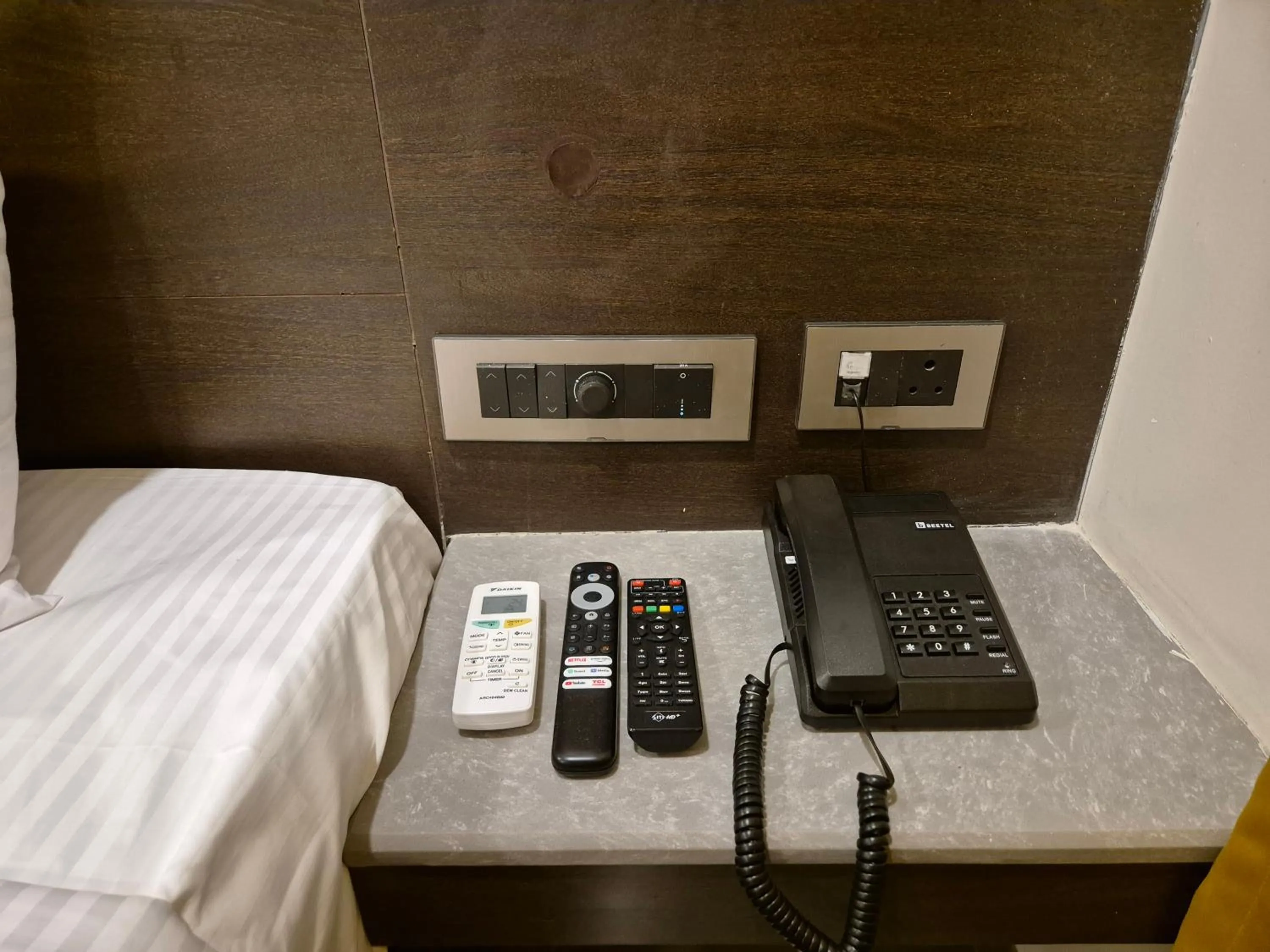 TV and multimedia, Bed in Hotel JANAS