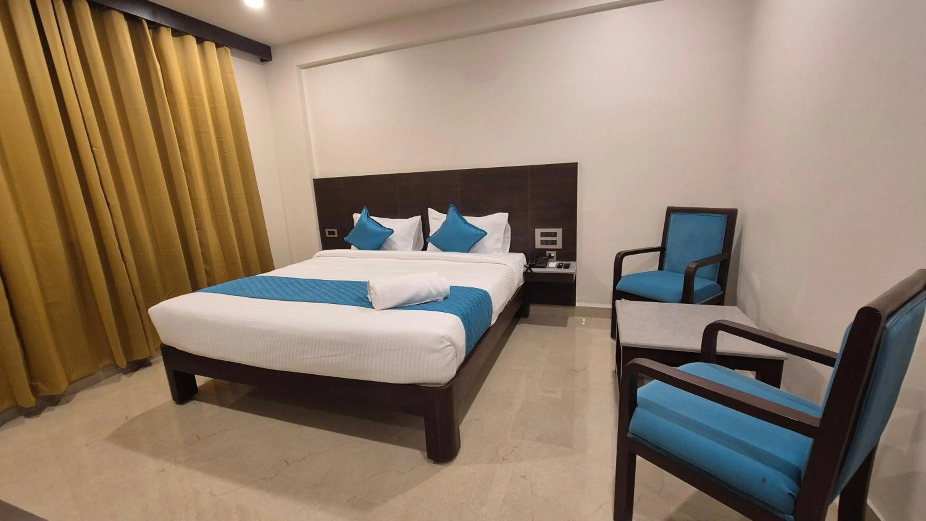 Photo of the whole room, Bed in Hotel JANAS