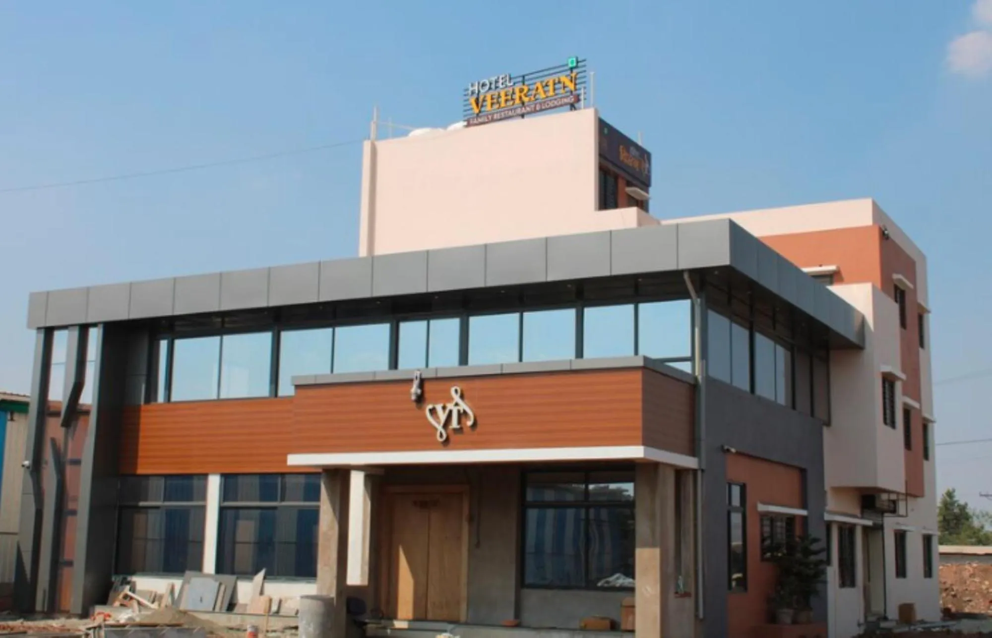 Property building in Hotel Veeratn