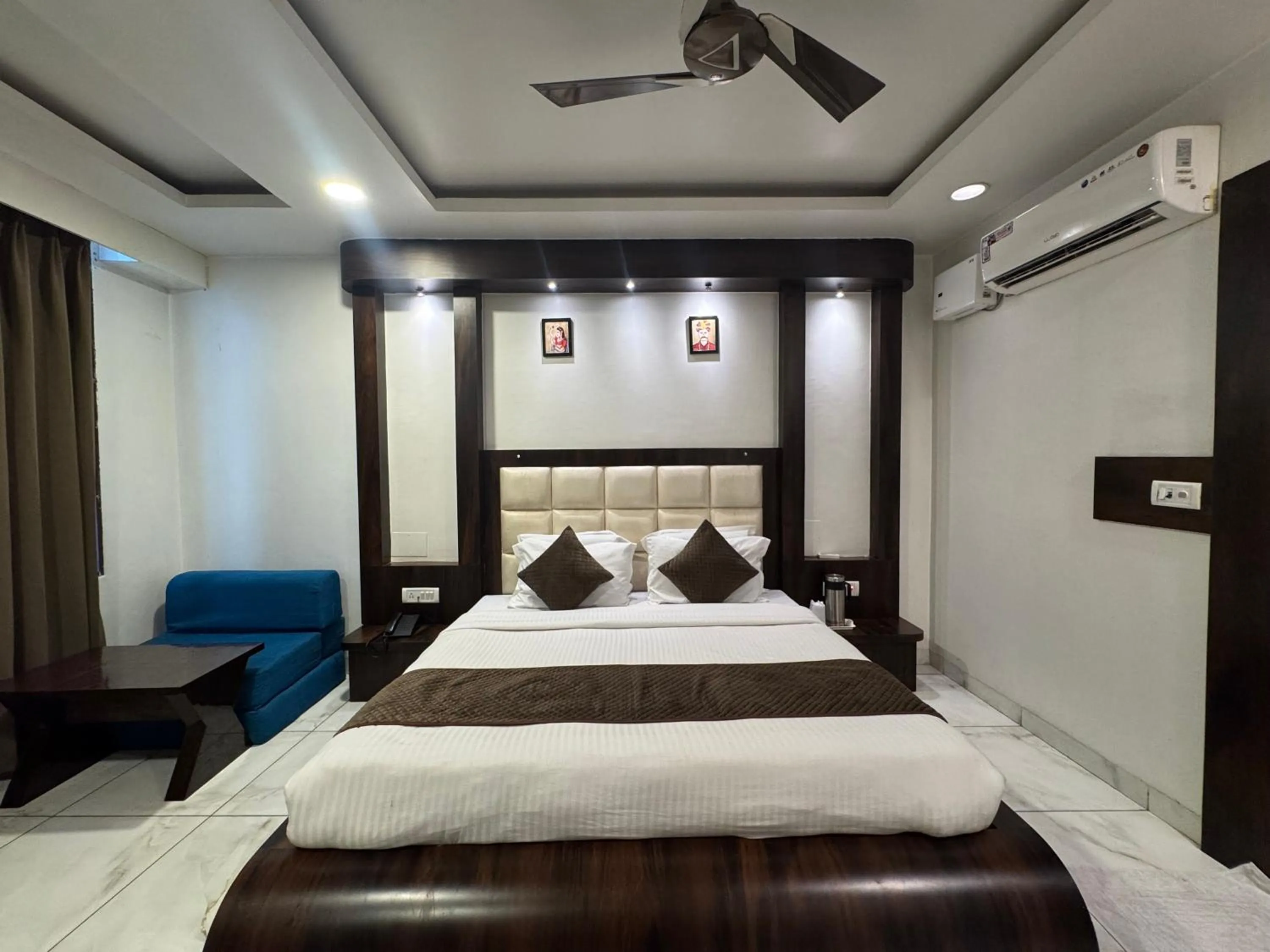 Bedroom in Hotel Galaxy,Katra