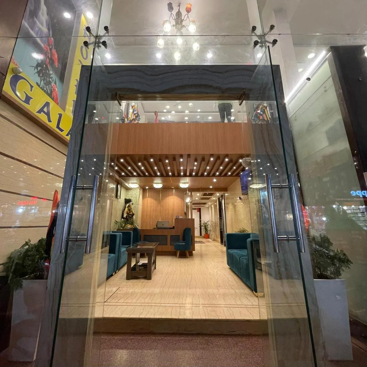 Facade/entrance in OYO 4608 Hotel Galaxy