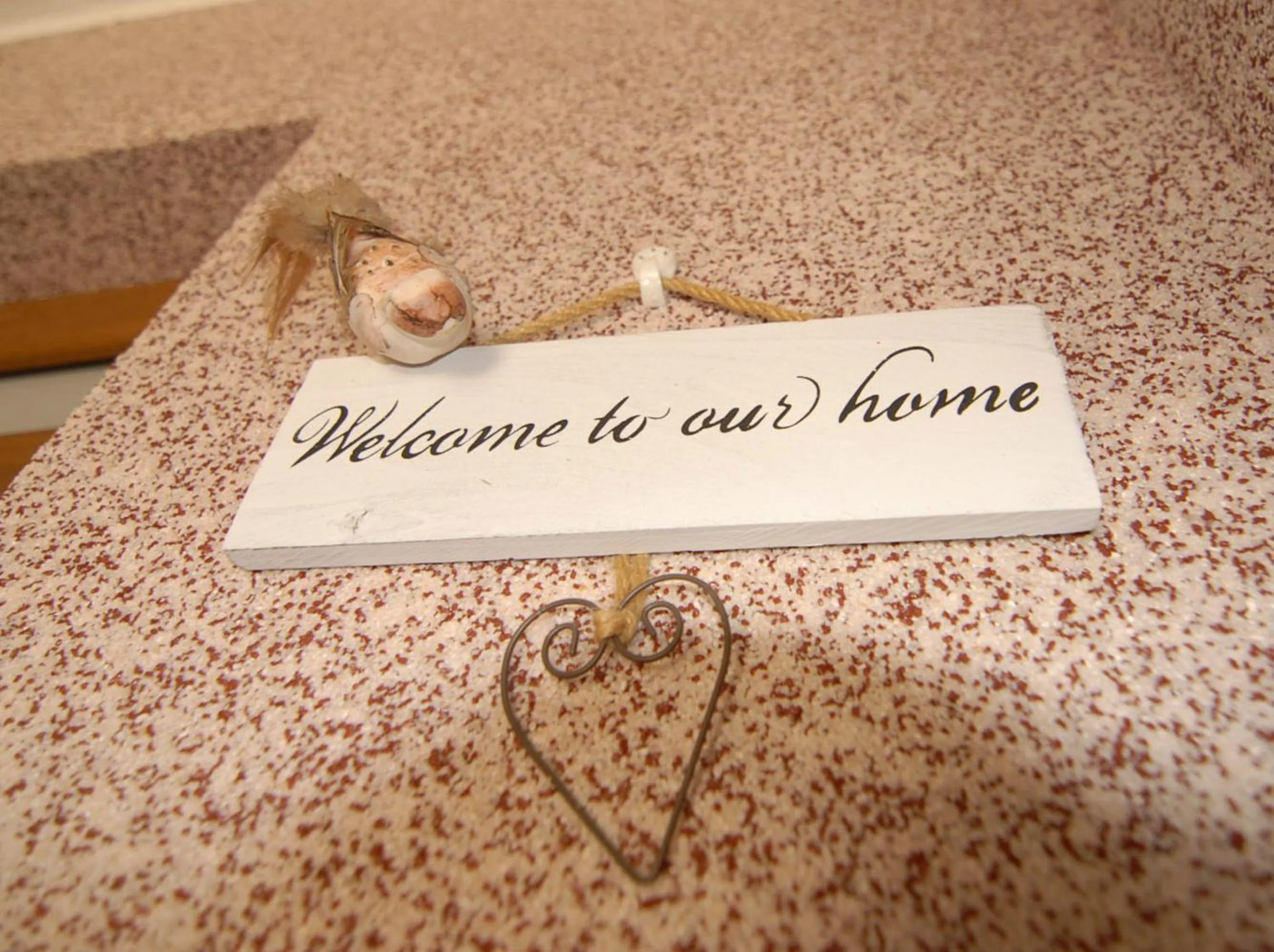 Logo/Certificate/Sign in Guest House Medin