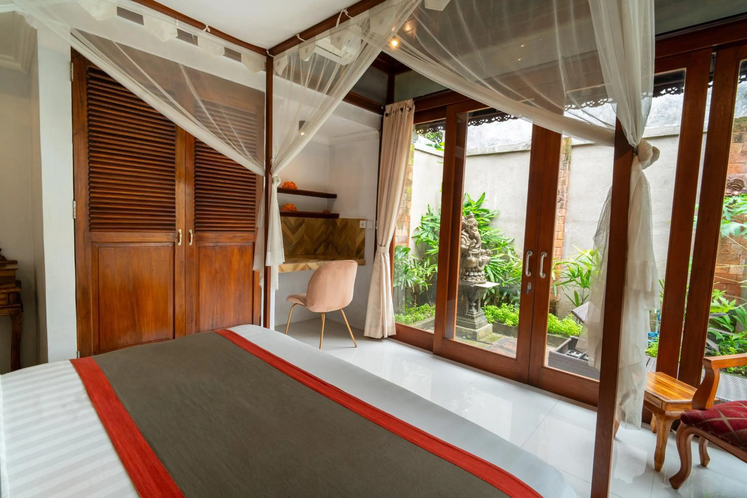 View (from property/room), Bed in THE JEMA PRIVATE Villa