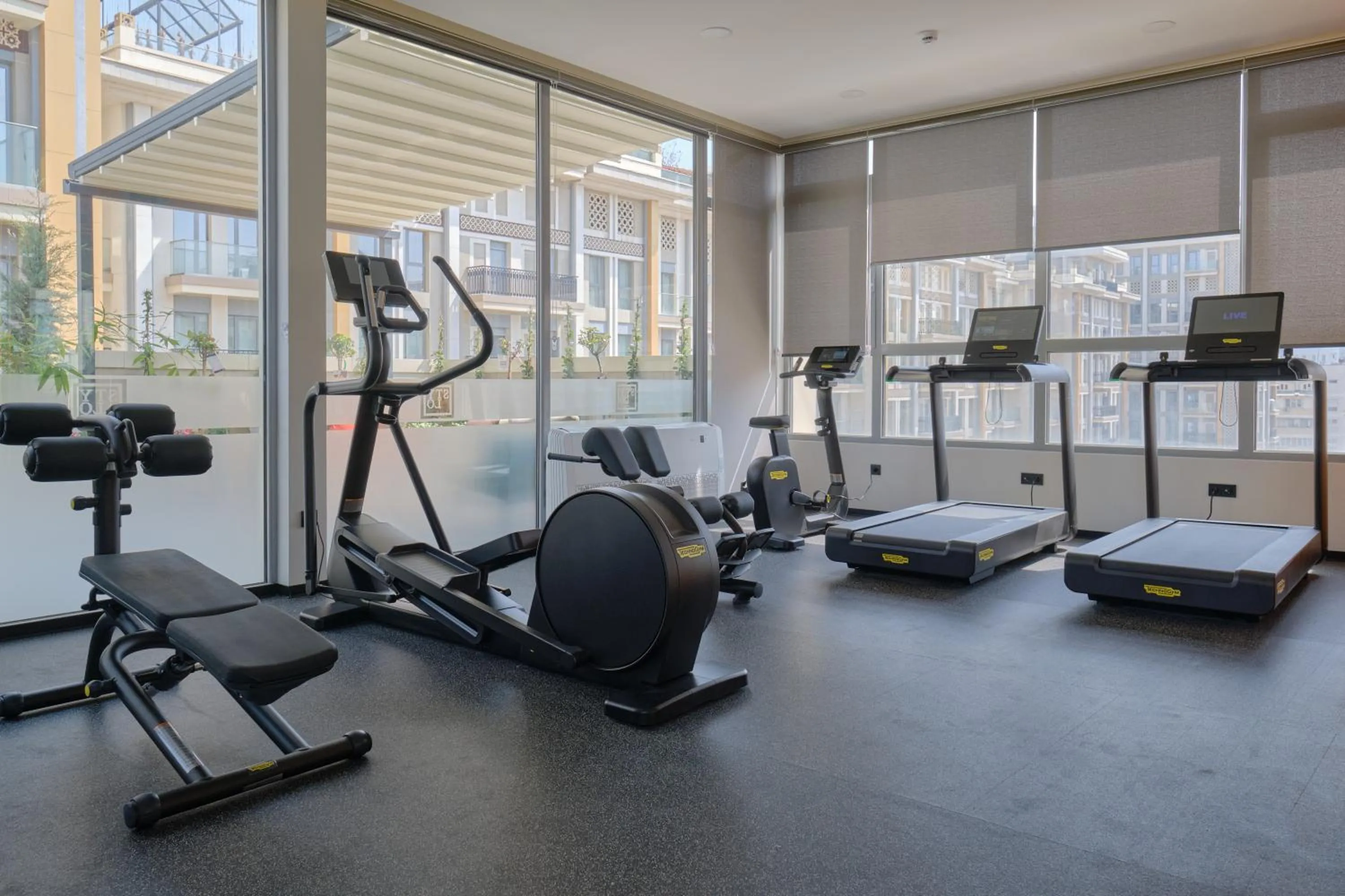 Restaurant/places to eat in STYLO Residences & Suites