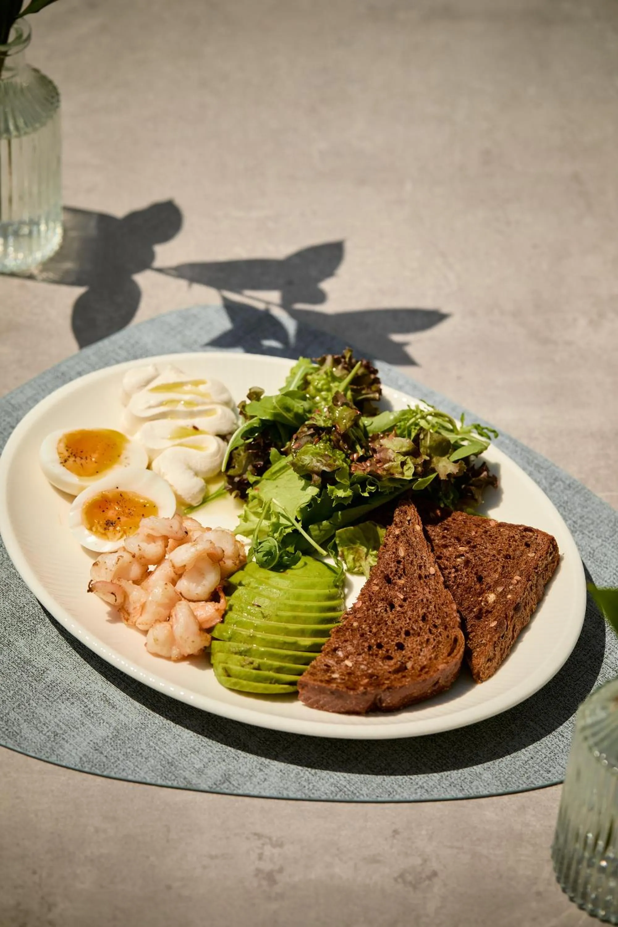 Food and drinks in STYLO Residences & Suites