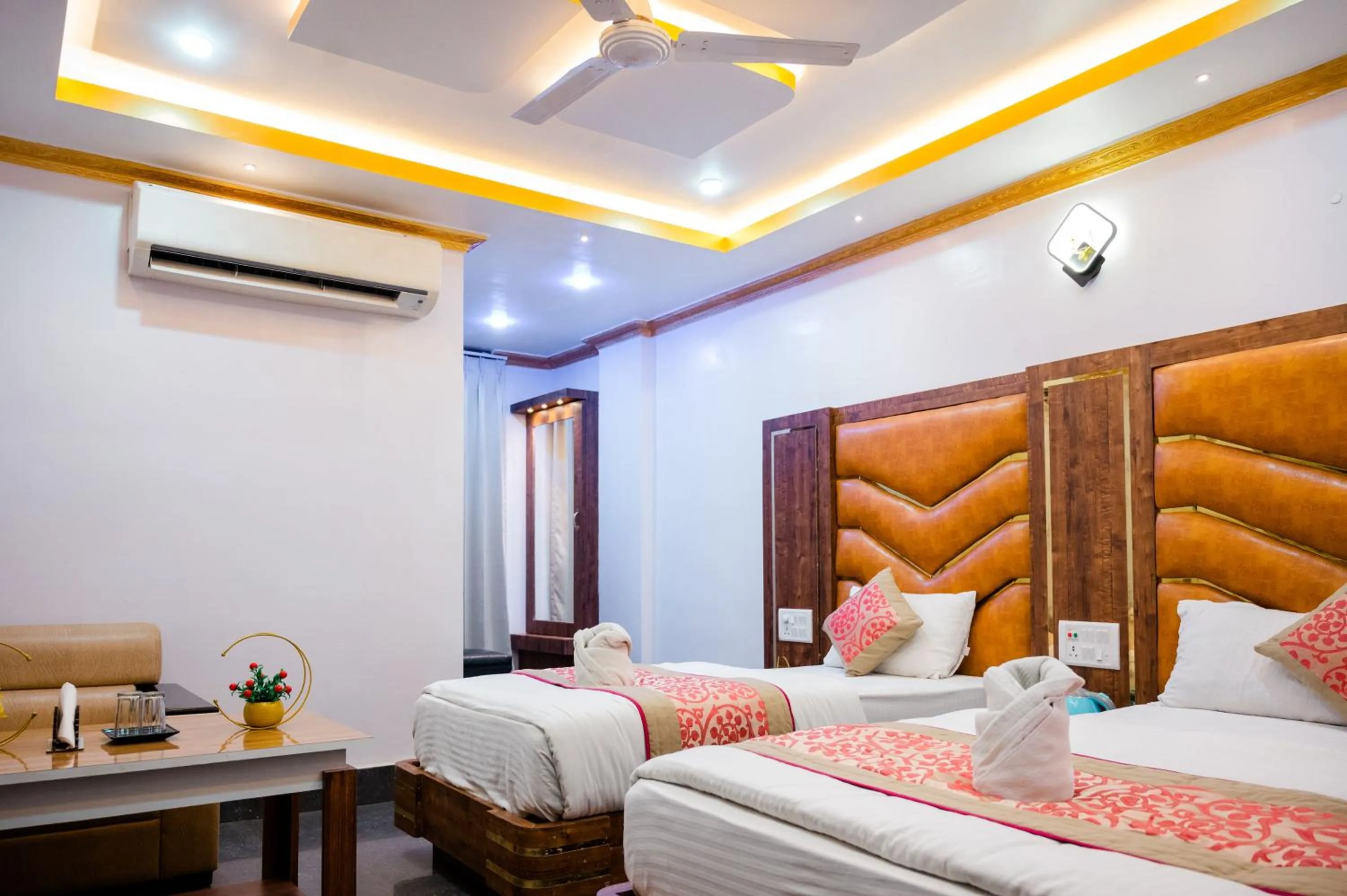 Bedroom, Bed in HOTEL COUNTRY INN