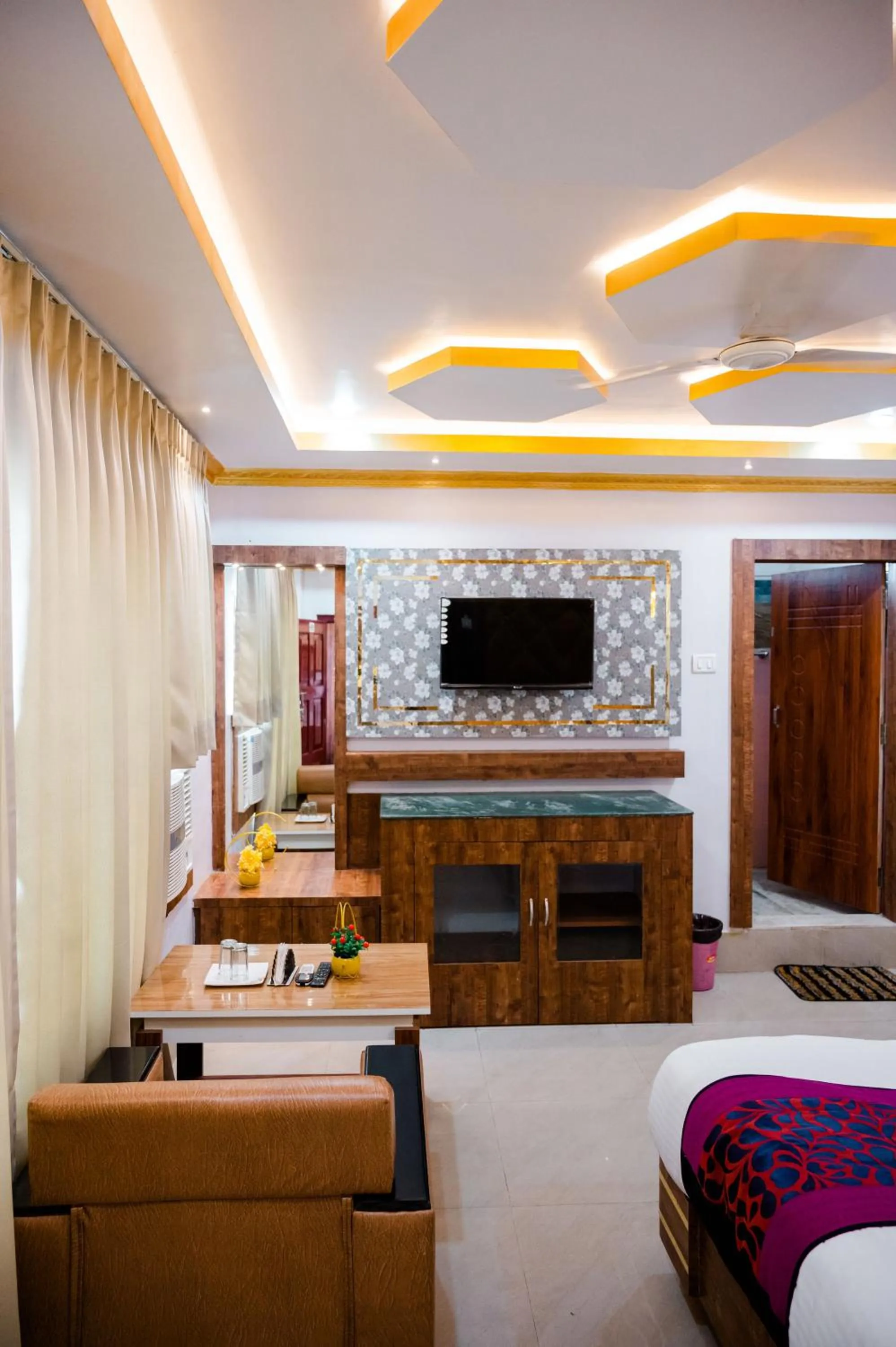 Bedroom, Bed in HOTEL COUNTRY INN