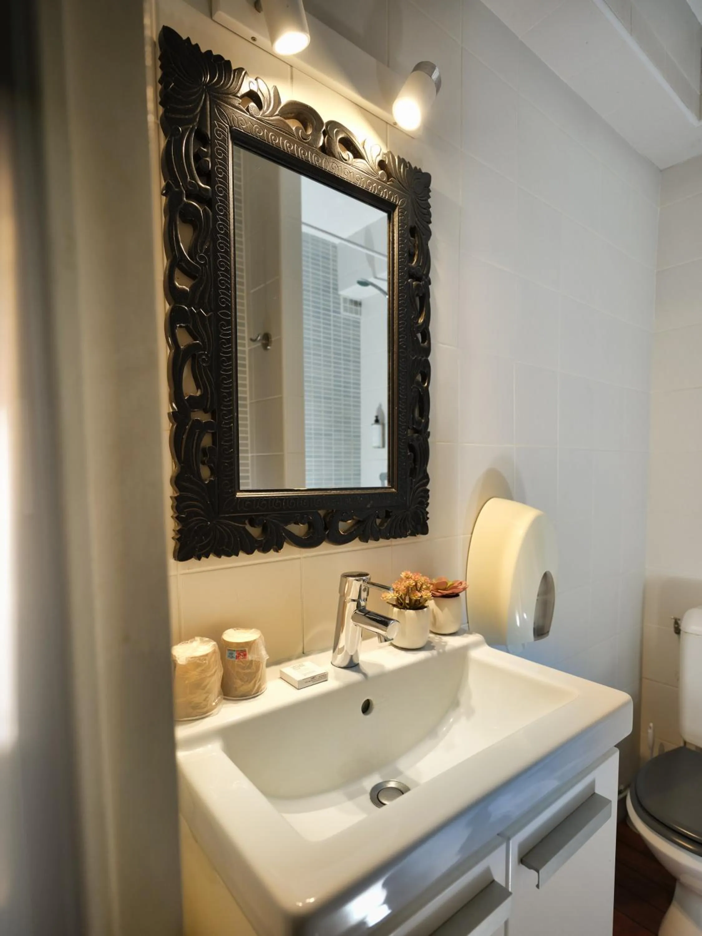 Bathroom in Hotel Les Negociants