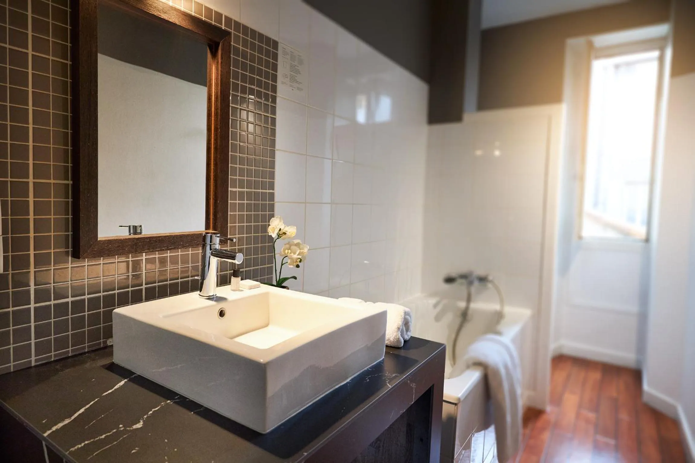 Toilet in Hotel Les Negociants