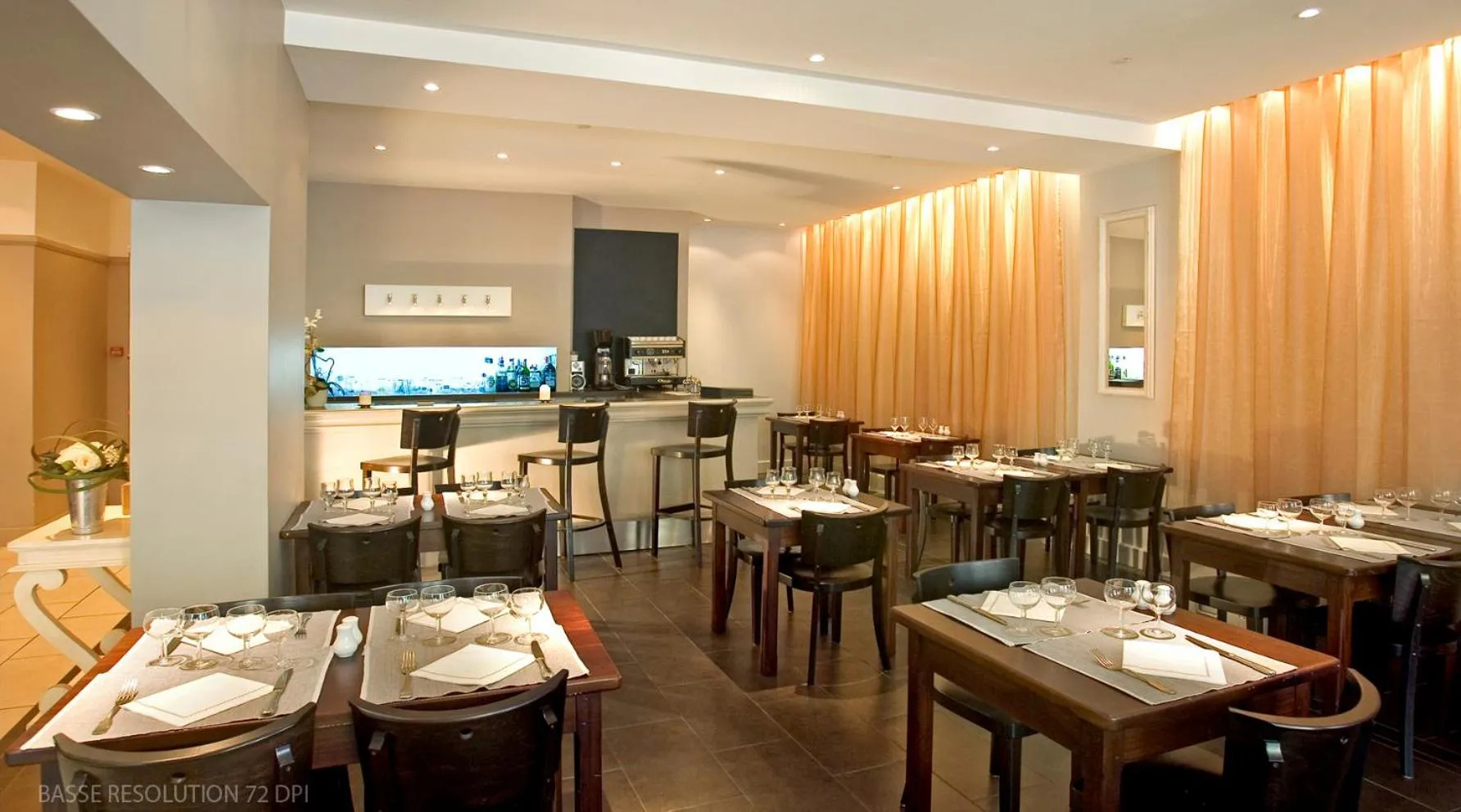 Restaurant/places to eat in Hotel Les Negociants