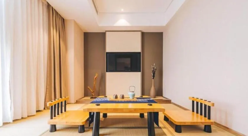 Atour Hotel Huzhou Changxing Changhai Road