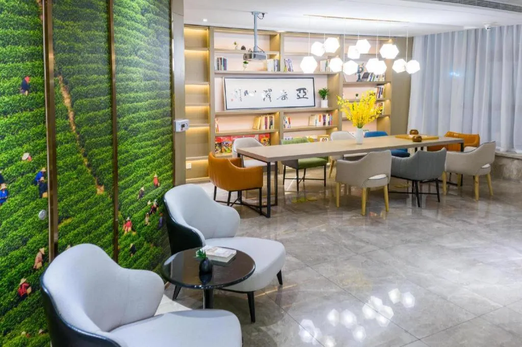 Atour Hotel Huzhou Changxing Changhai Road