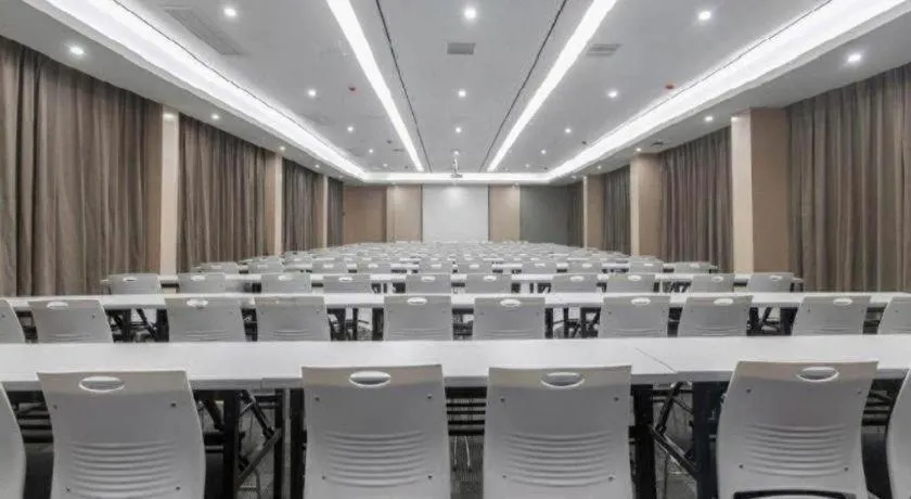 Lavande Hotels Wuhan Guanggu Yangjiawan Metro Station