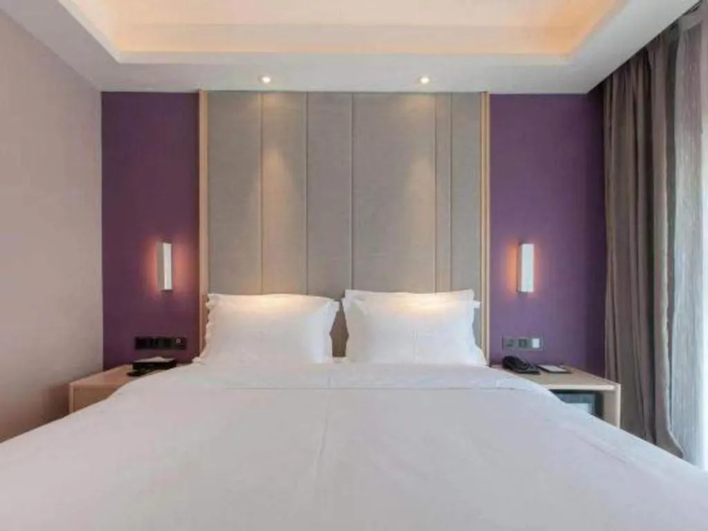 Bed in Lavande Hotels Wuhan Guanggu Yangjiawan Metro Station