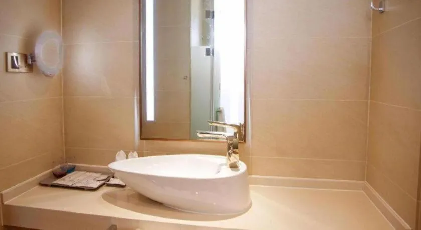 Lavande Hotels Wuhan Guanggu Yangjiawan Metro Station