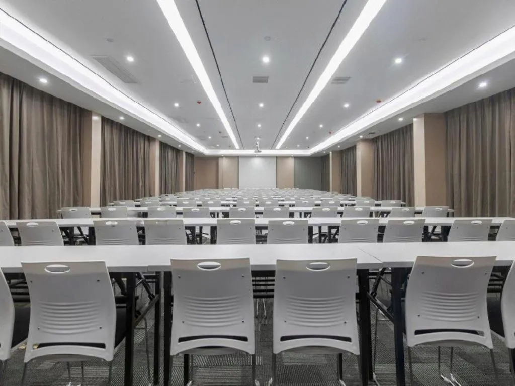 Lavande Hotels Wuhan Guanggu Yangjiawan Metro Station