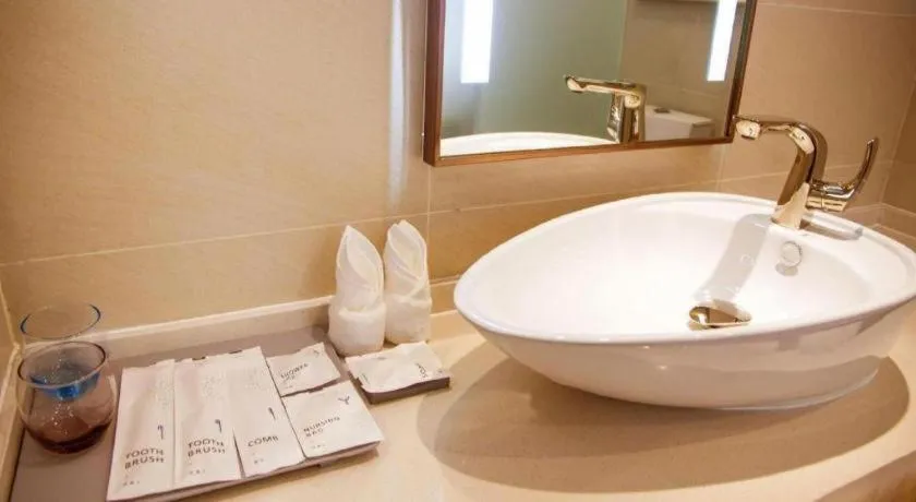 Lavande Hotels Wuhan Guanggu Yangjiawan Metro Station